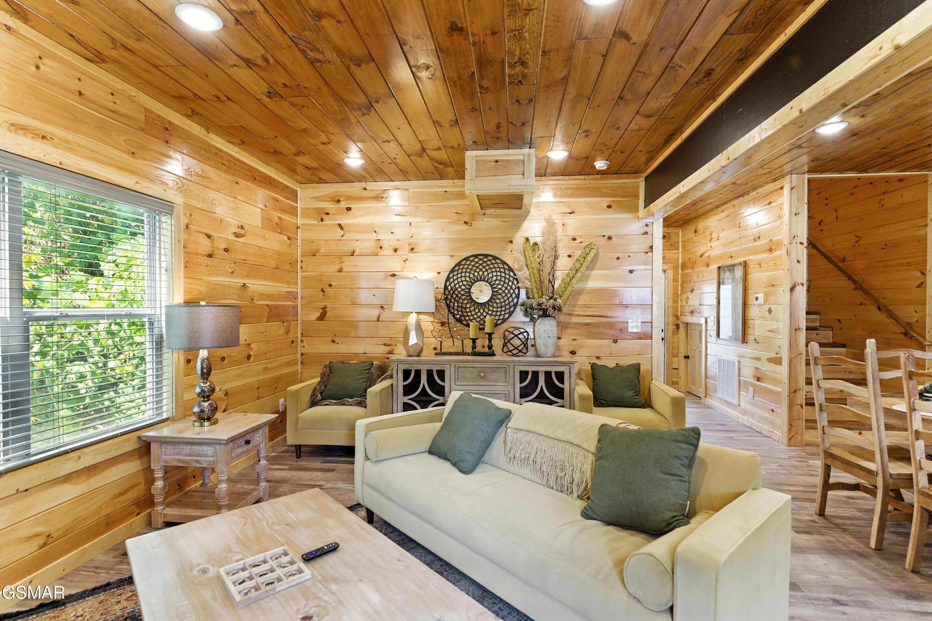 576 Dollywood Lane Pigeon Forge TN 37862