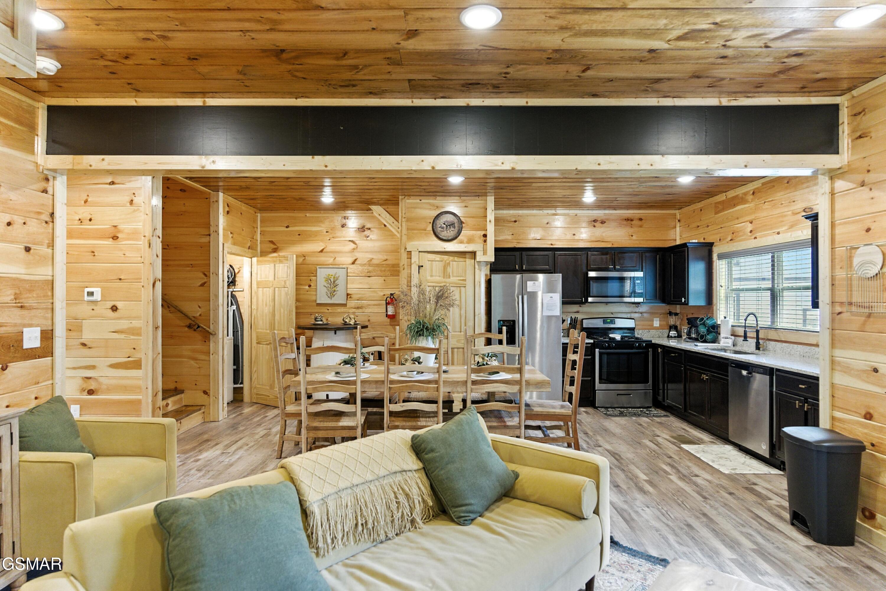 576 Dollywood Lane Pigeon Forge TN 37862