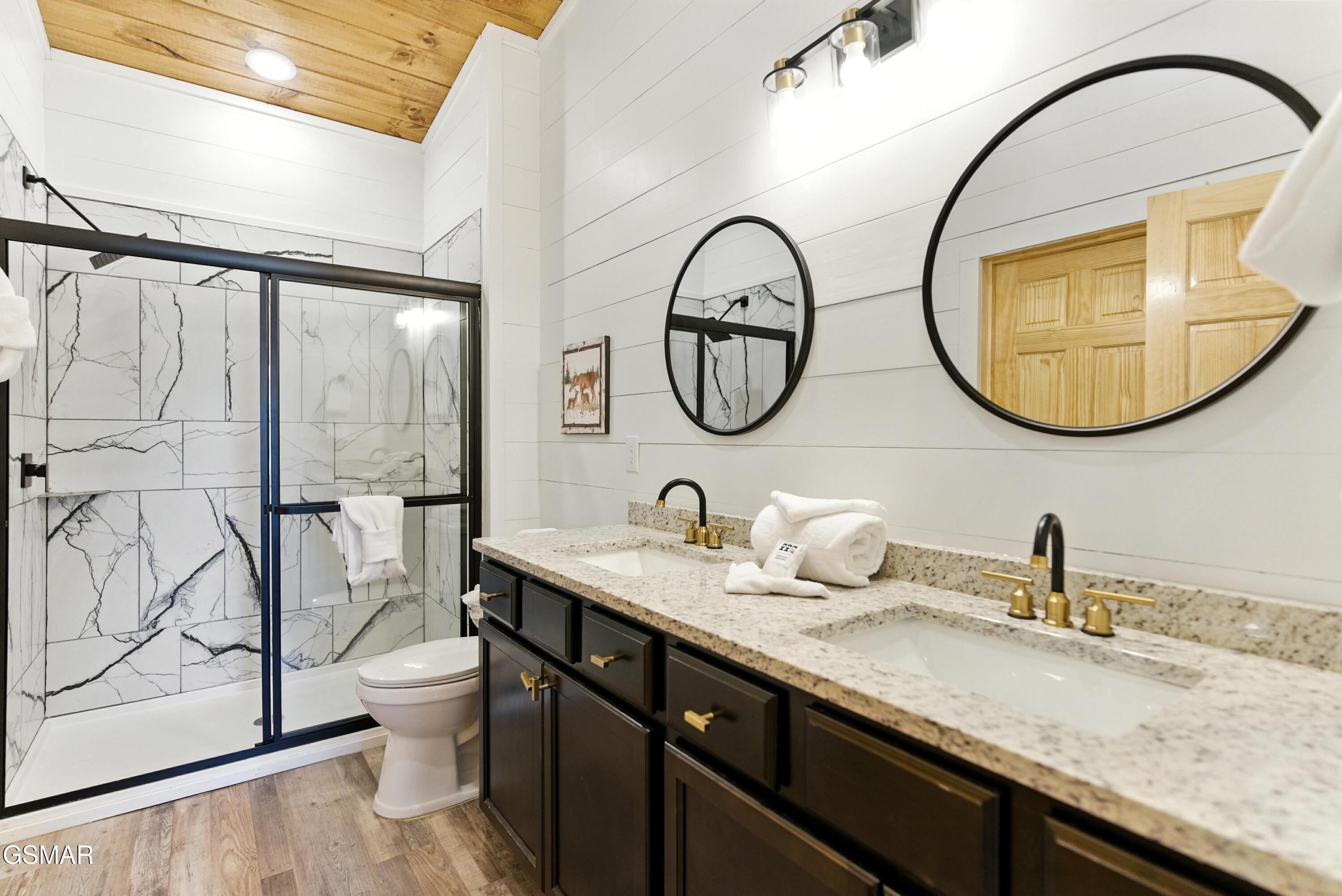 576 Dollywood Lane Pigeon Forge TN 37862