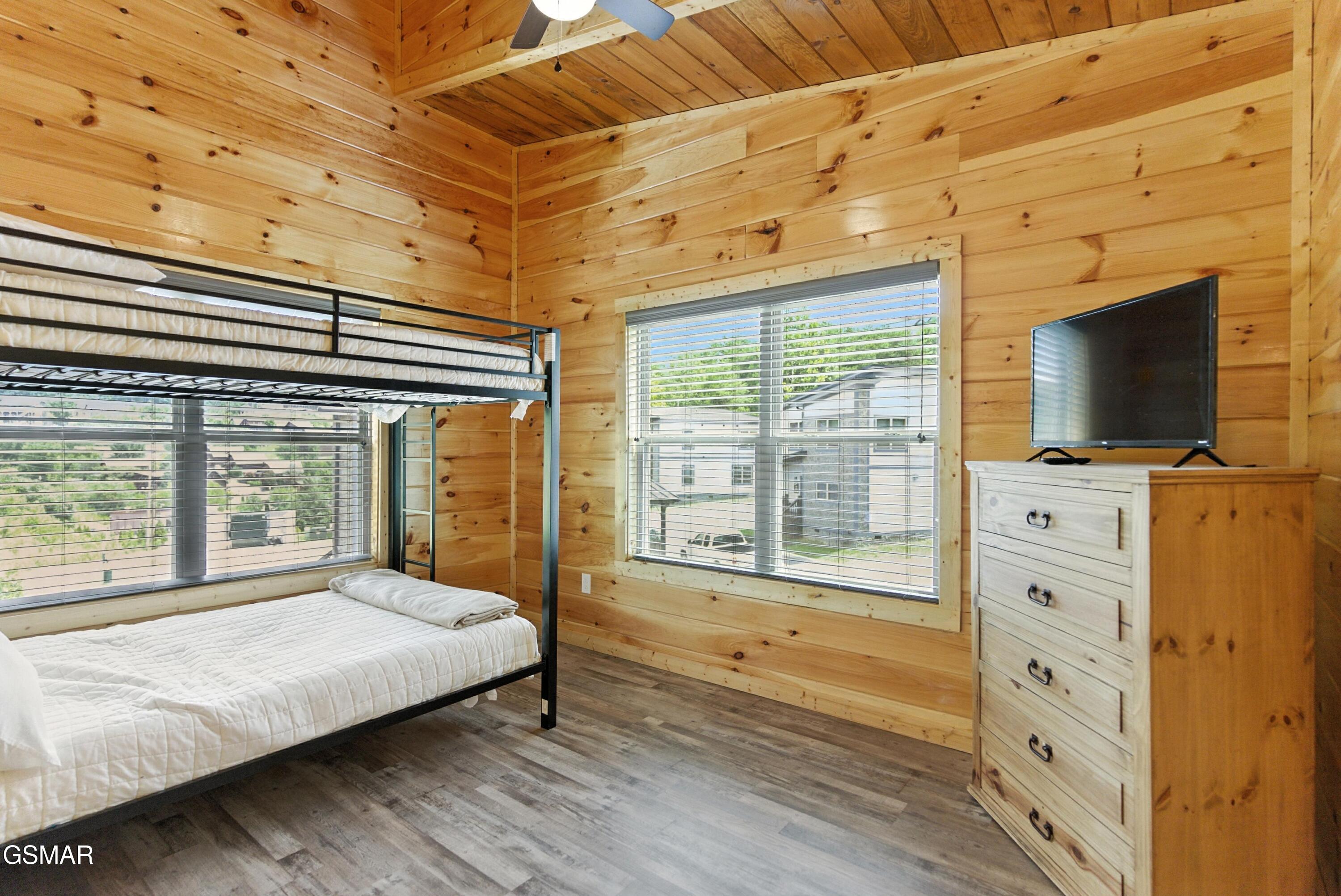 576 Dollywood Lane Pigeon Forge TN 37862