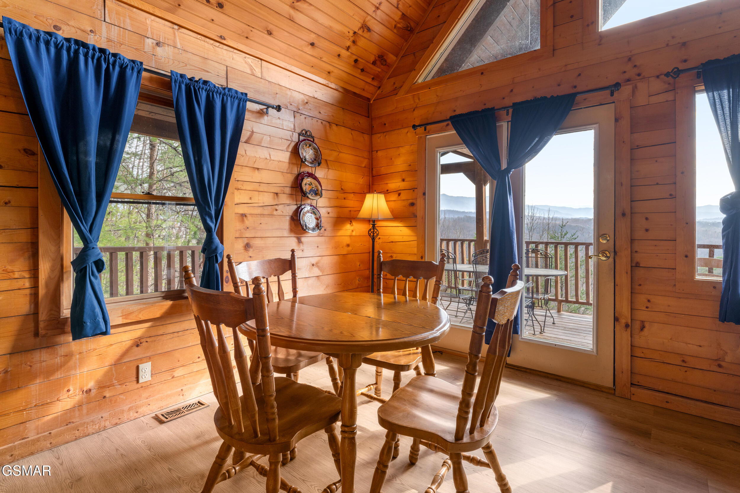 1910 E Mountain View Way Sevierville TN 37862