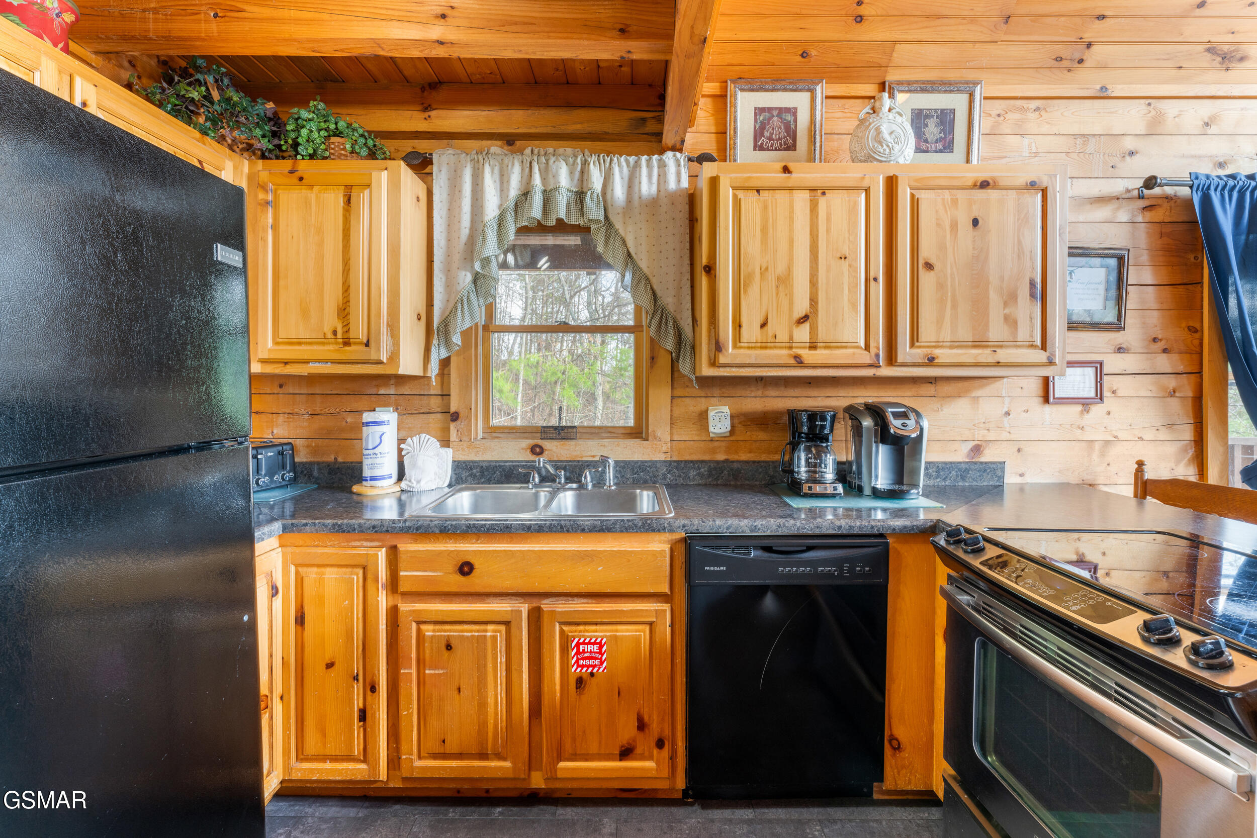 1910 E Mountain View Way Sevierville TN 37862