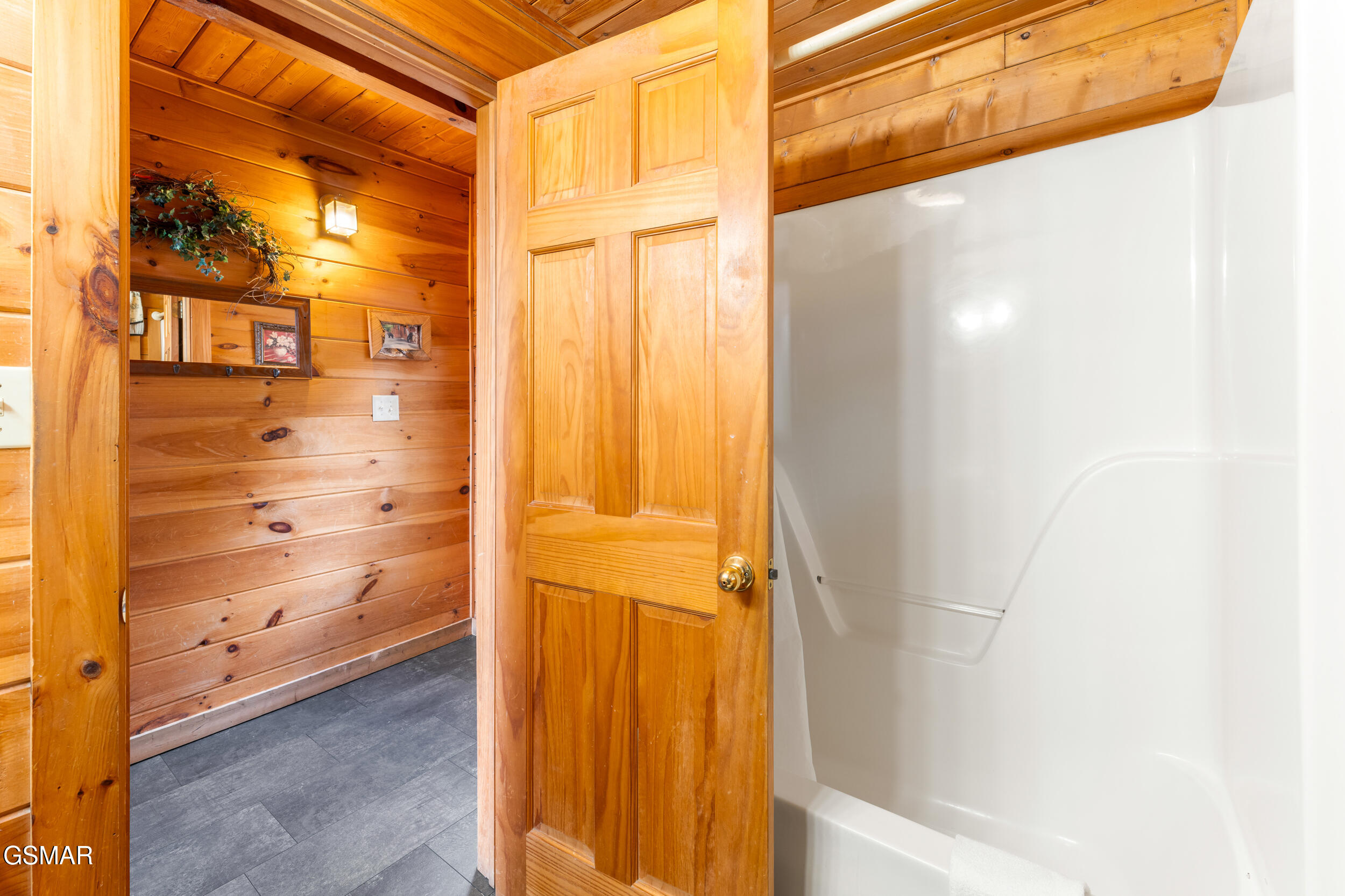 1910 E Mountain View Way Sevierville TN 37862