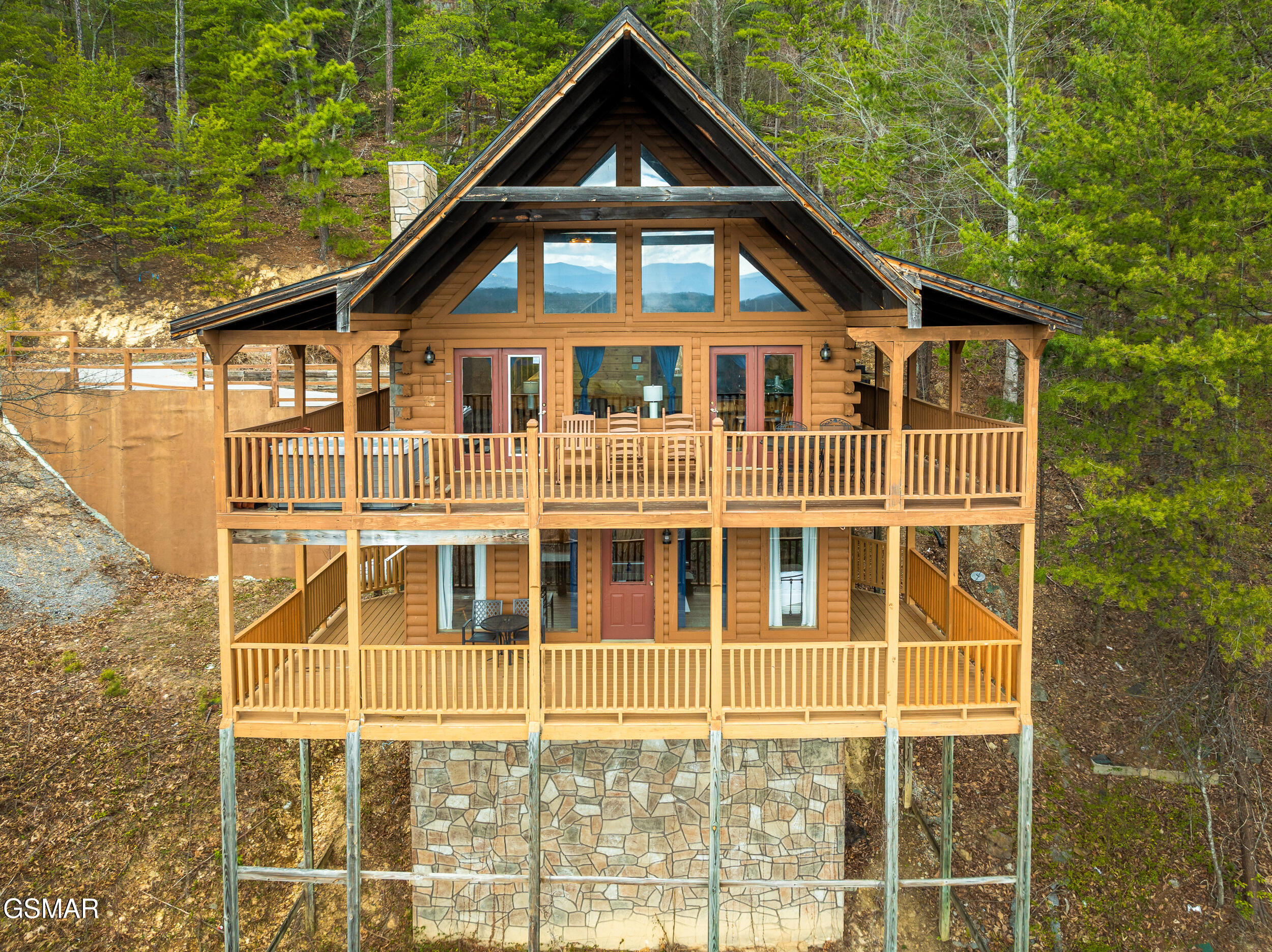 1910 E Mountain View Way Sevierville TN 37862