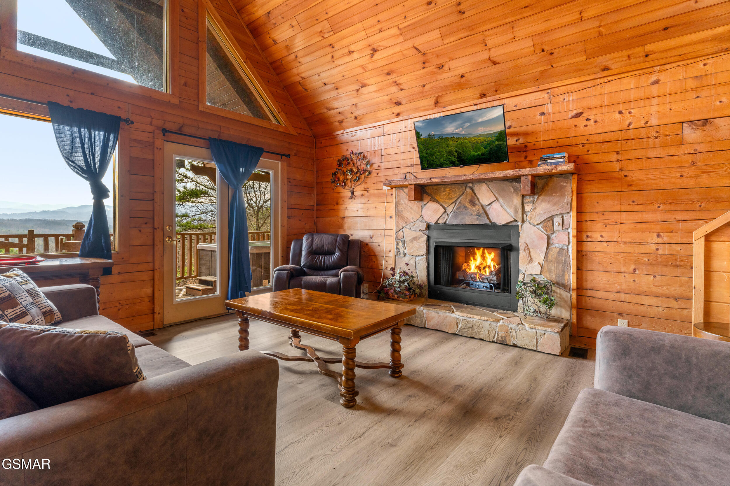 1910 E Mountain View Way Sevierville TN 37862