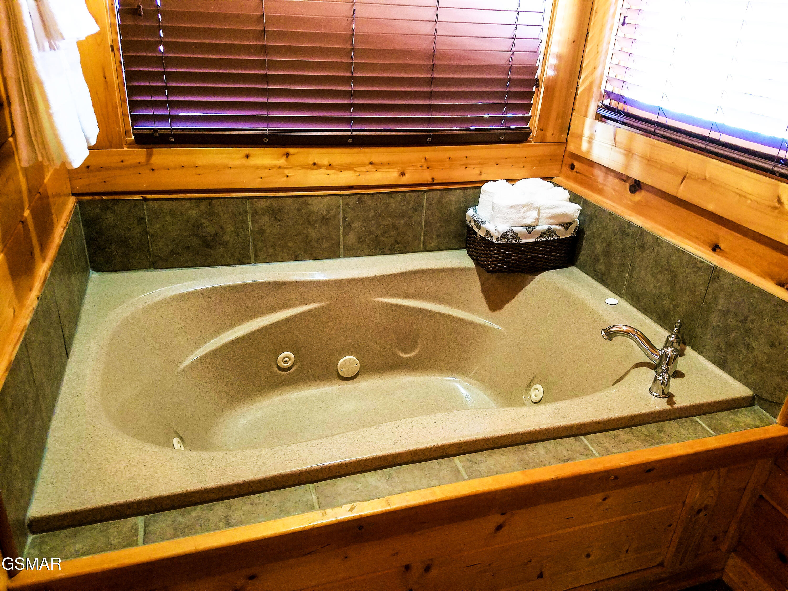2828 White Oak Ridge Lane Sevierville TN 37862