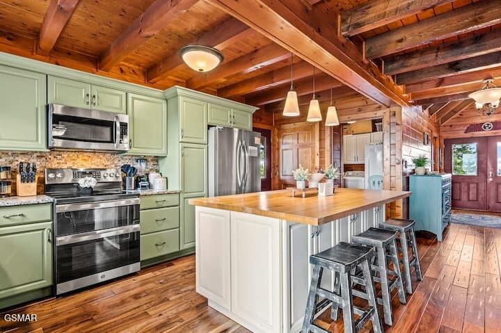2491 Black Bear Ridge Way Sevierville TN 37862
