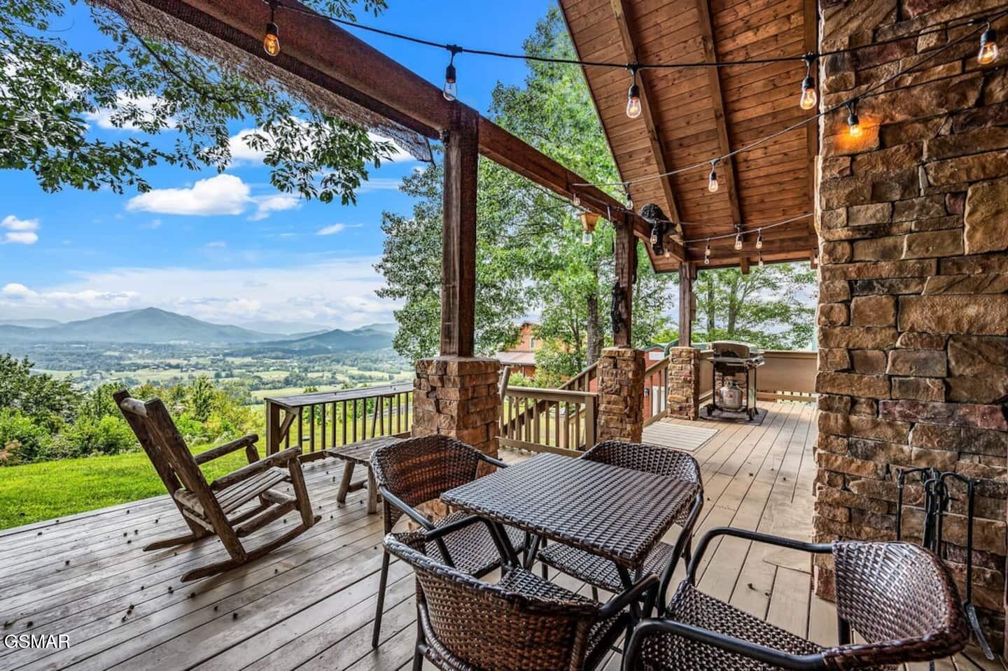 2491 Black Bear Ridge Way Sevierville TN 37862