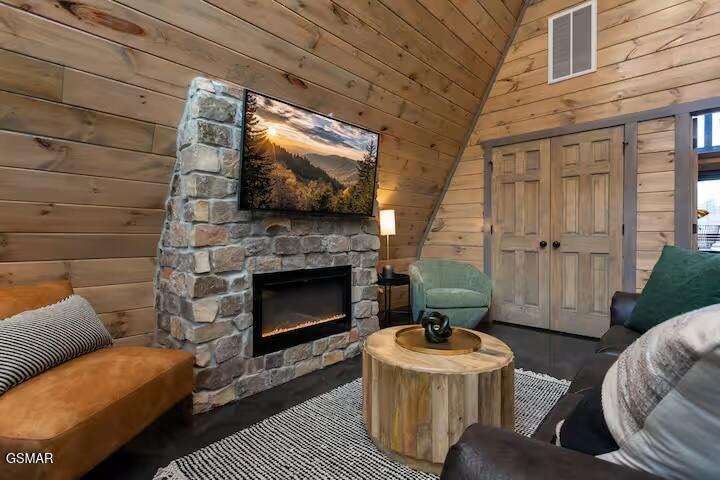 324 Lewis Clabo Road Gatlinburg TN 37738