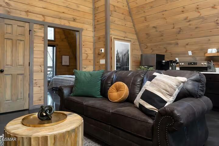 324 Lewis Clabo Road Gatlinburg TN 37738