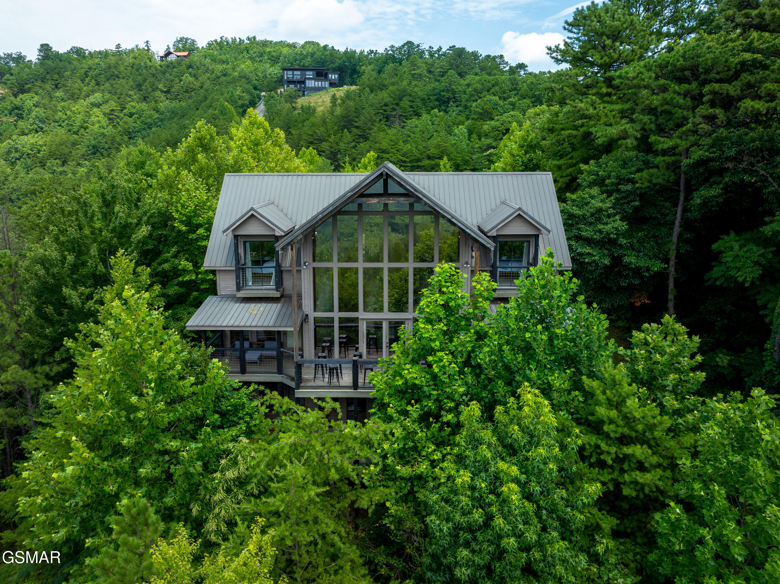 1118 Eagle Pointe Way Pigeon Forge TN 37863