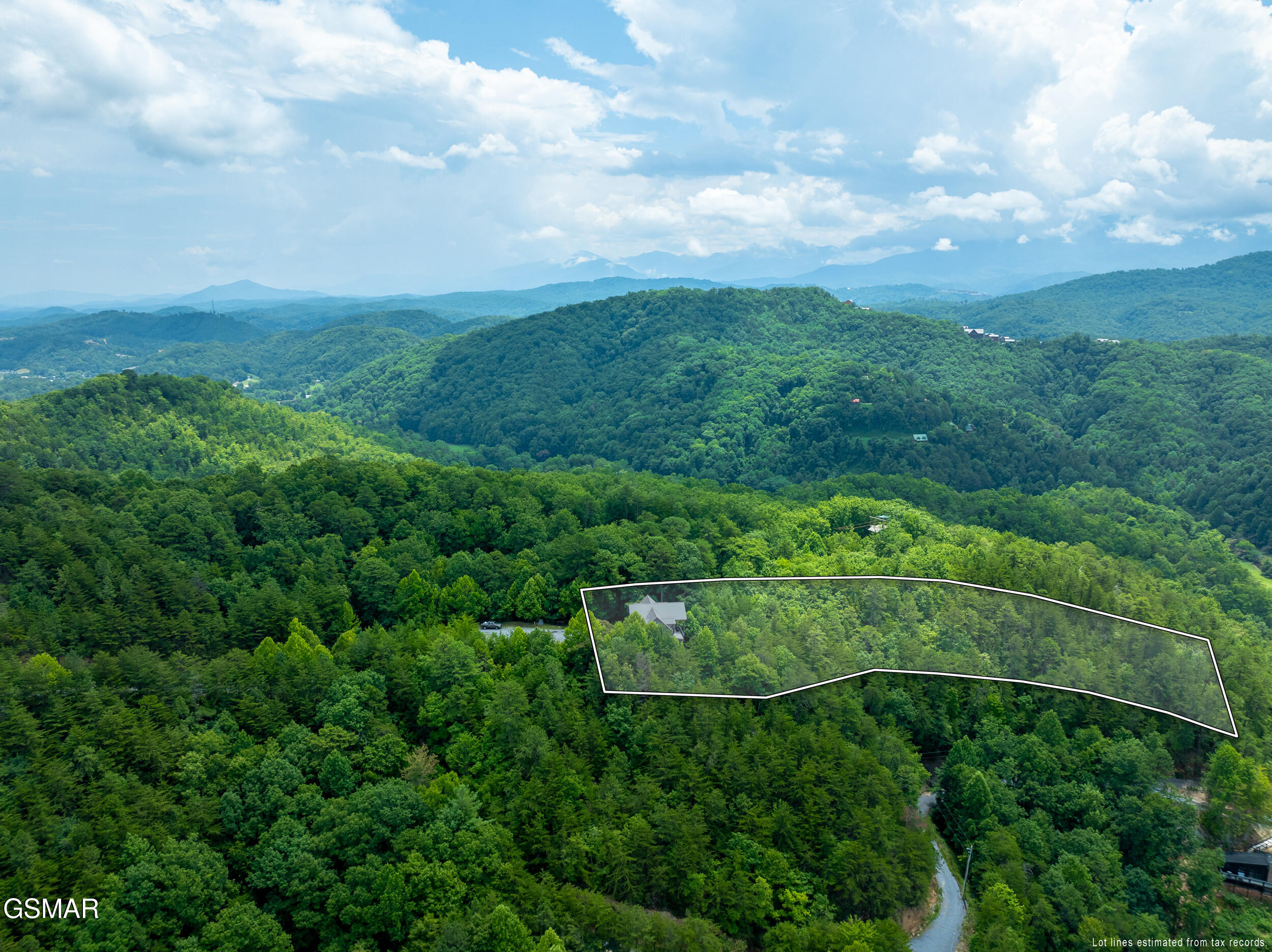 1118 Eagle Pointe Way Pigeon Forge TN 37863