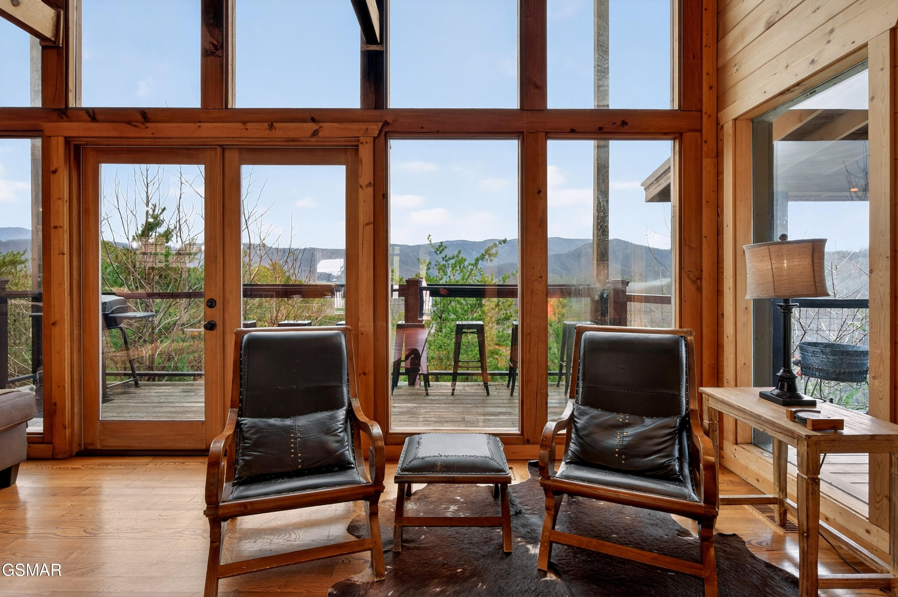 1118 Eagle Pointe Way Pigeon Forge TN 37863