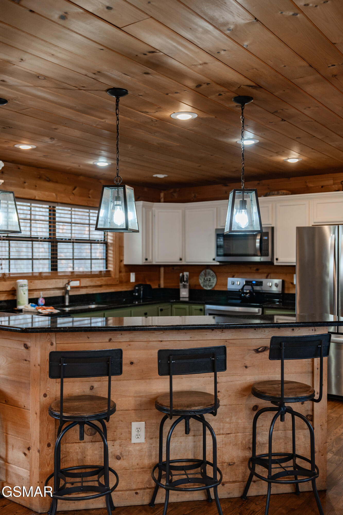 1118 Eagle Pointe Way Pigeon Forge TN 37863