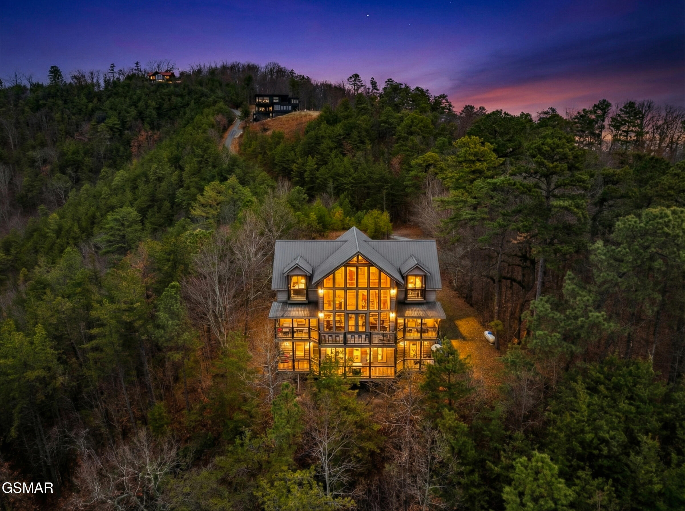 1118 Eagle Pointe Way Pigeon Forge TN 37863