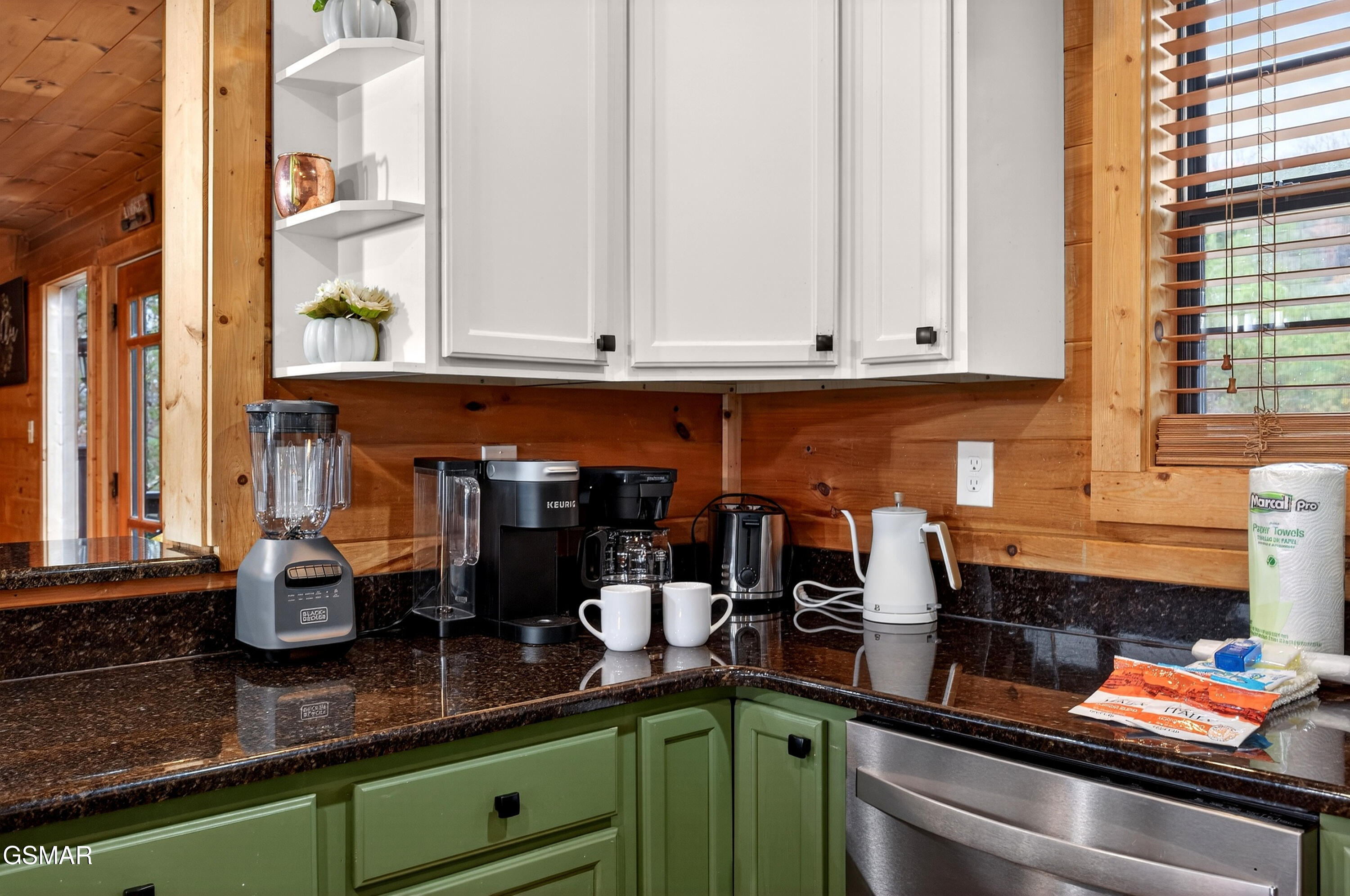 1118 Eagle Pointe Way Pigeon Forge TN 37863