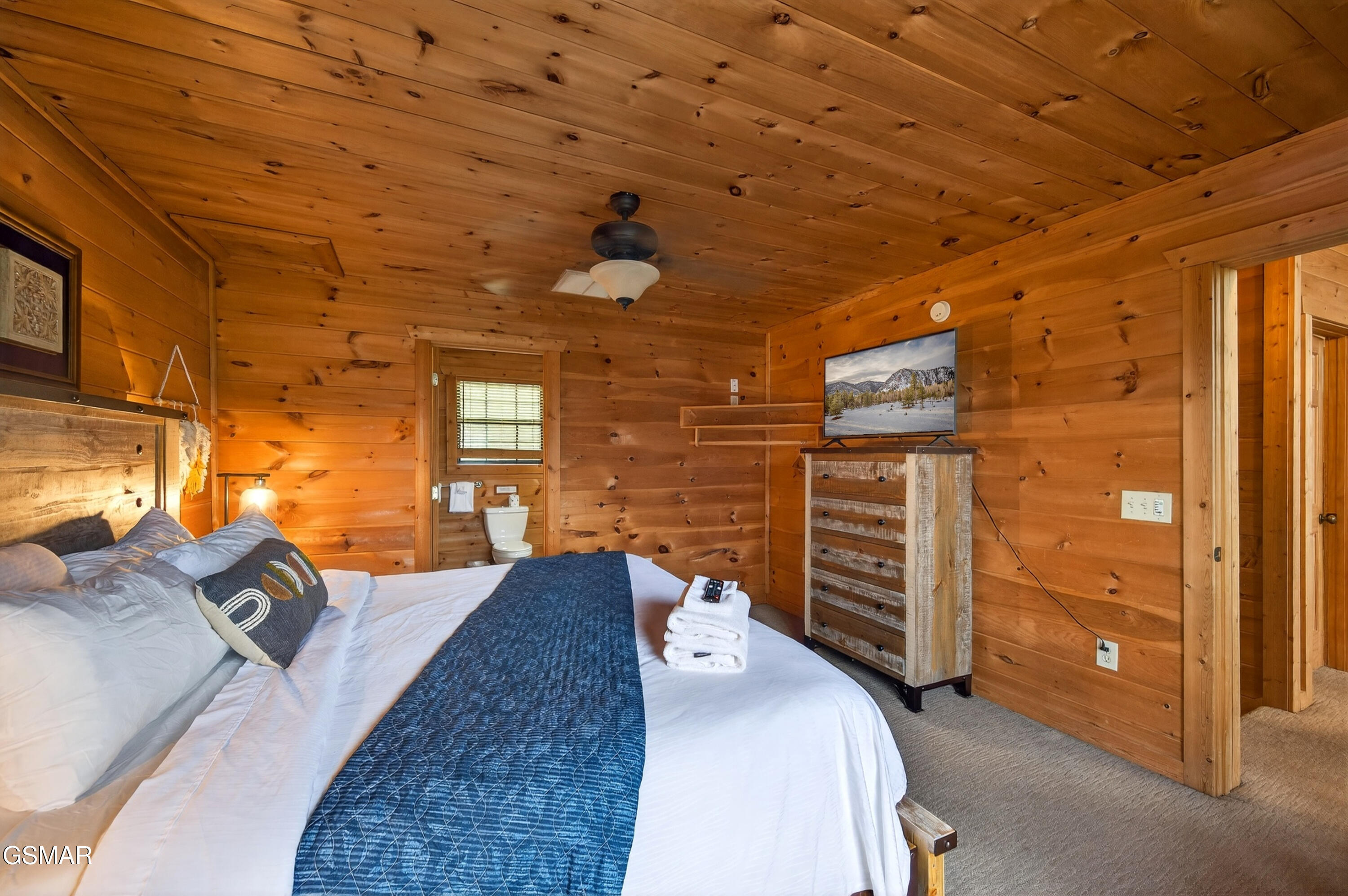 1118 Eagle Pointe Way Pigeon Forge TN 37863