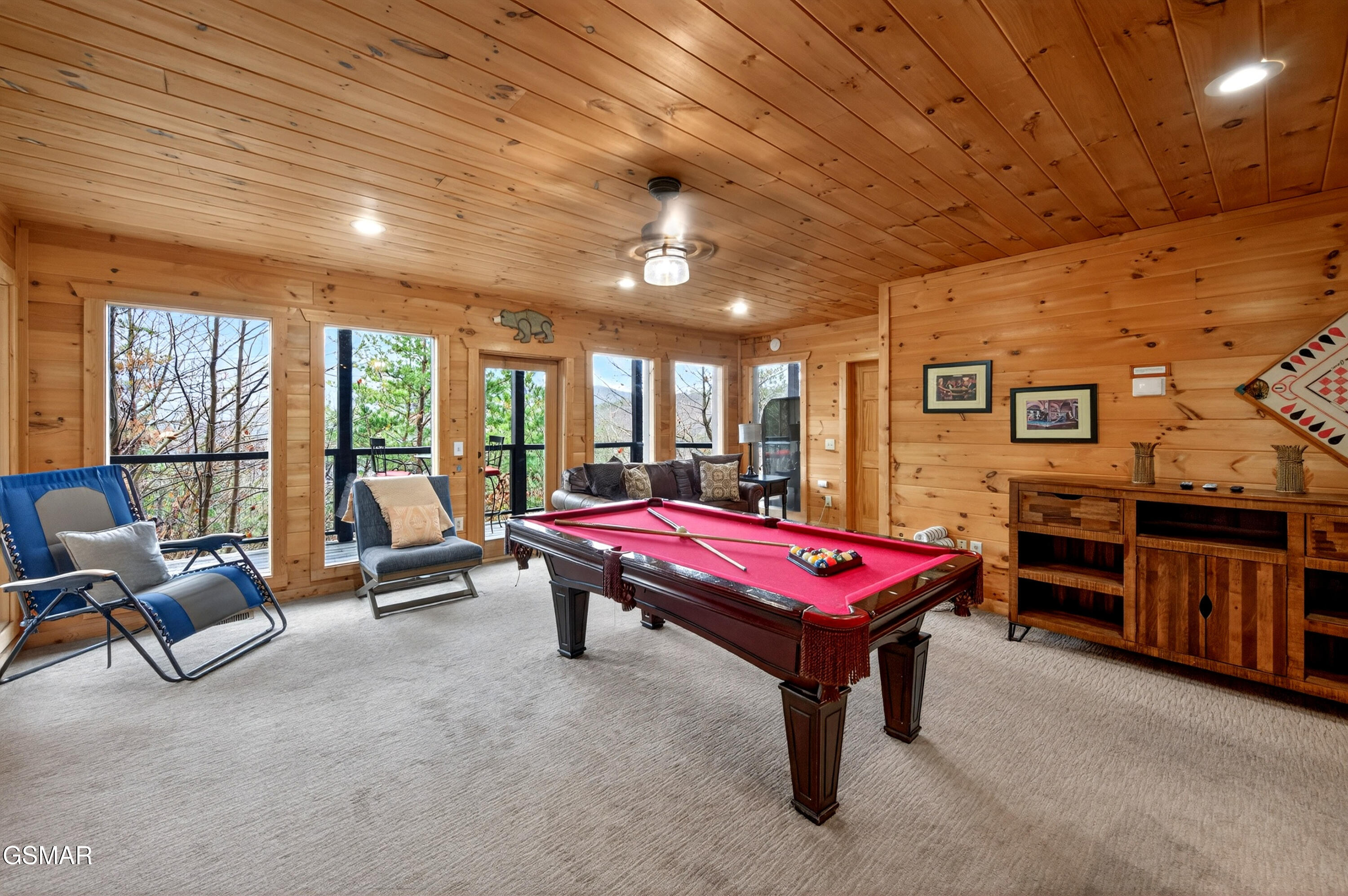 1118 Eagle Pointe Way Pigeon Forge TN 37863