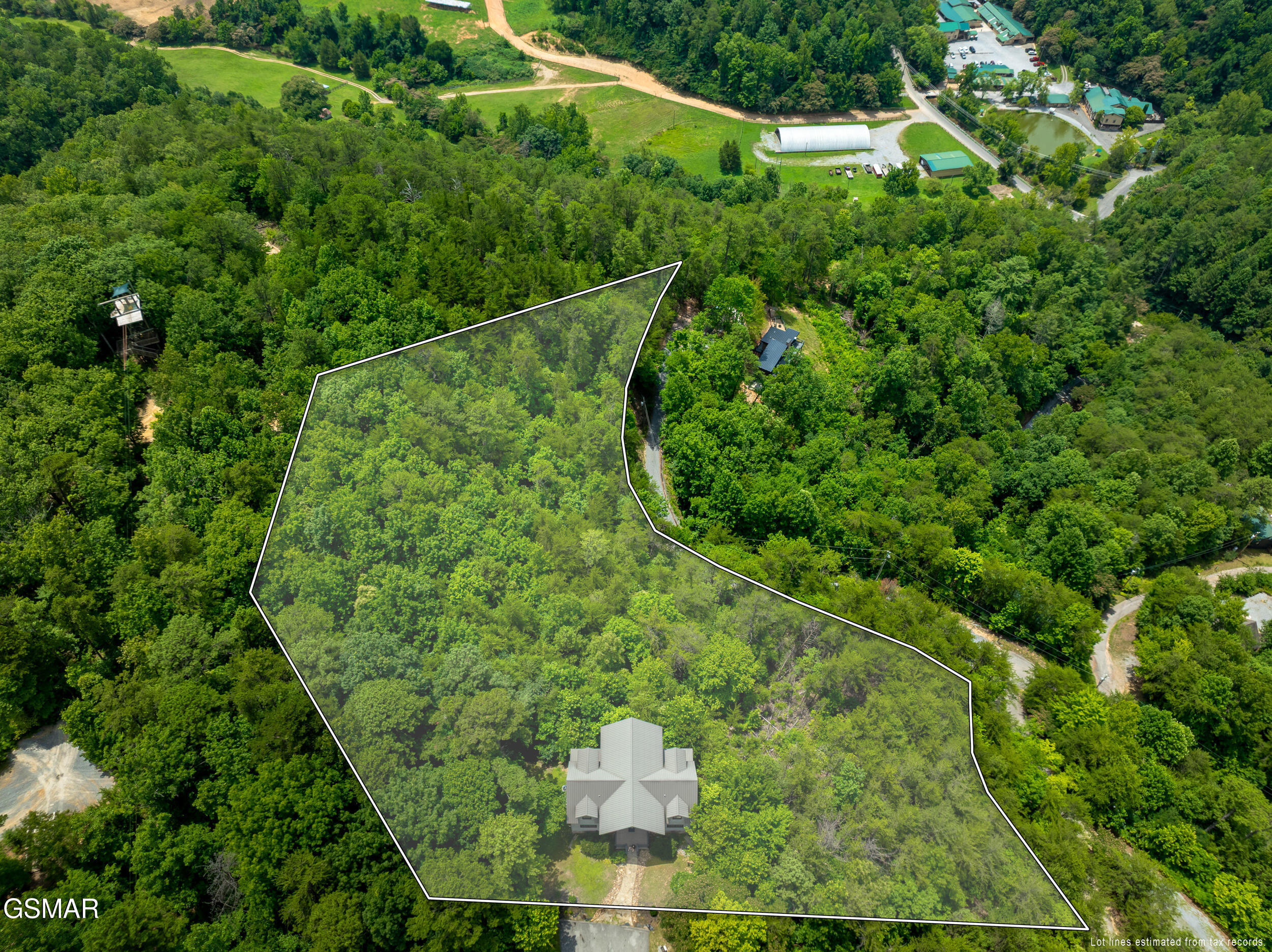1118 Eagle Pointe Way Pigeon Forge TN 37863