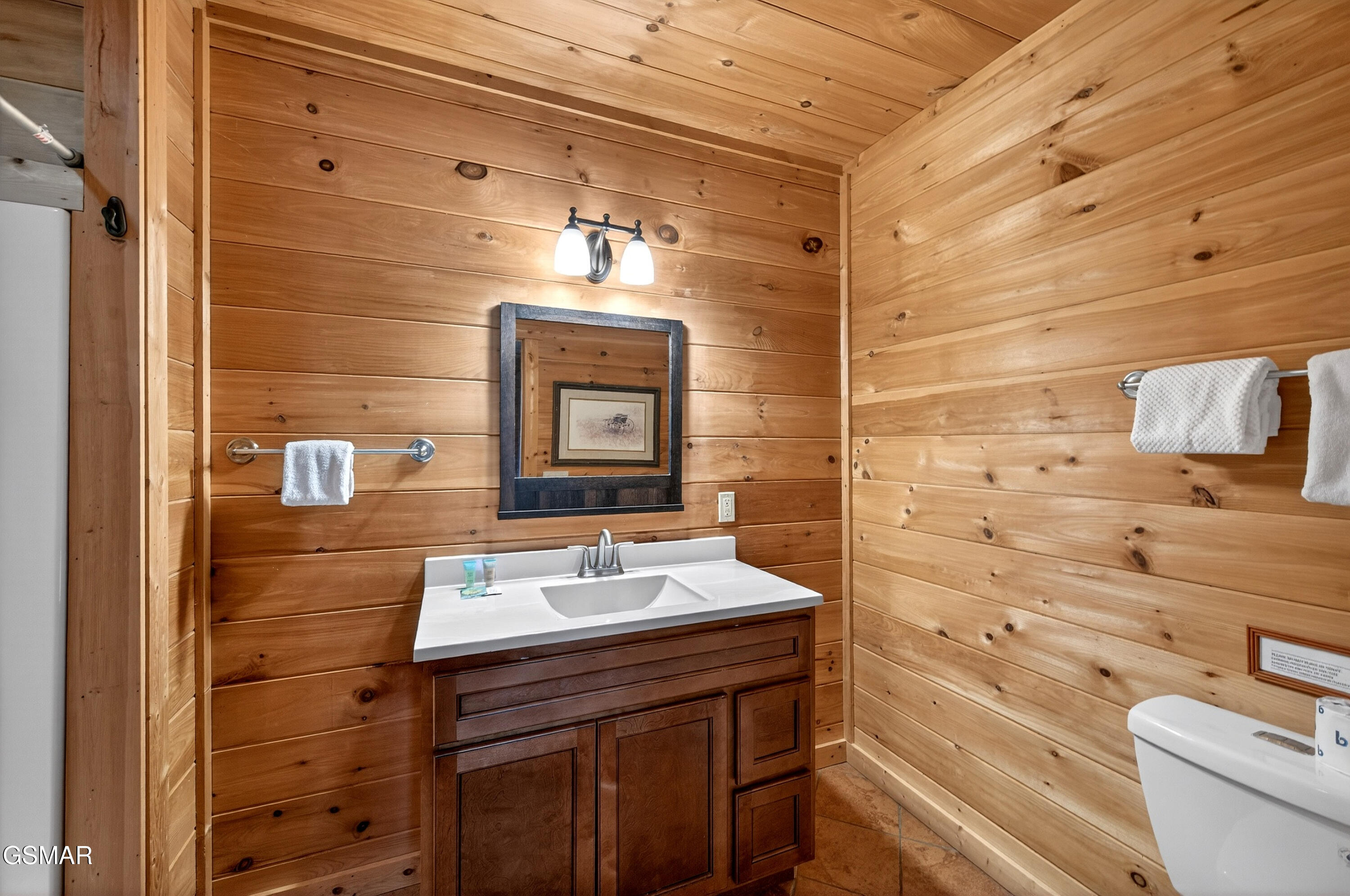 1118 Eagle Pointe Way Pigeon Forge TN 37863
