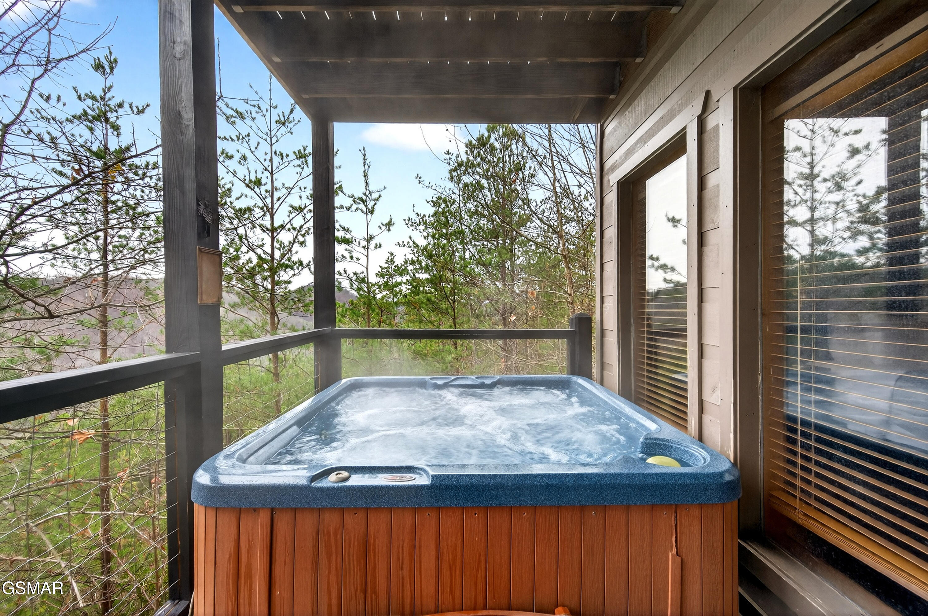 1118 Eagle Pointe Way Pigeon Forge TN 37863