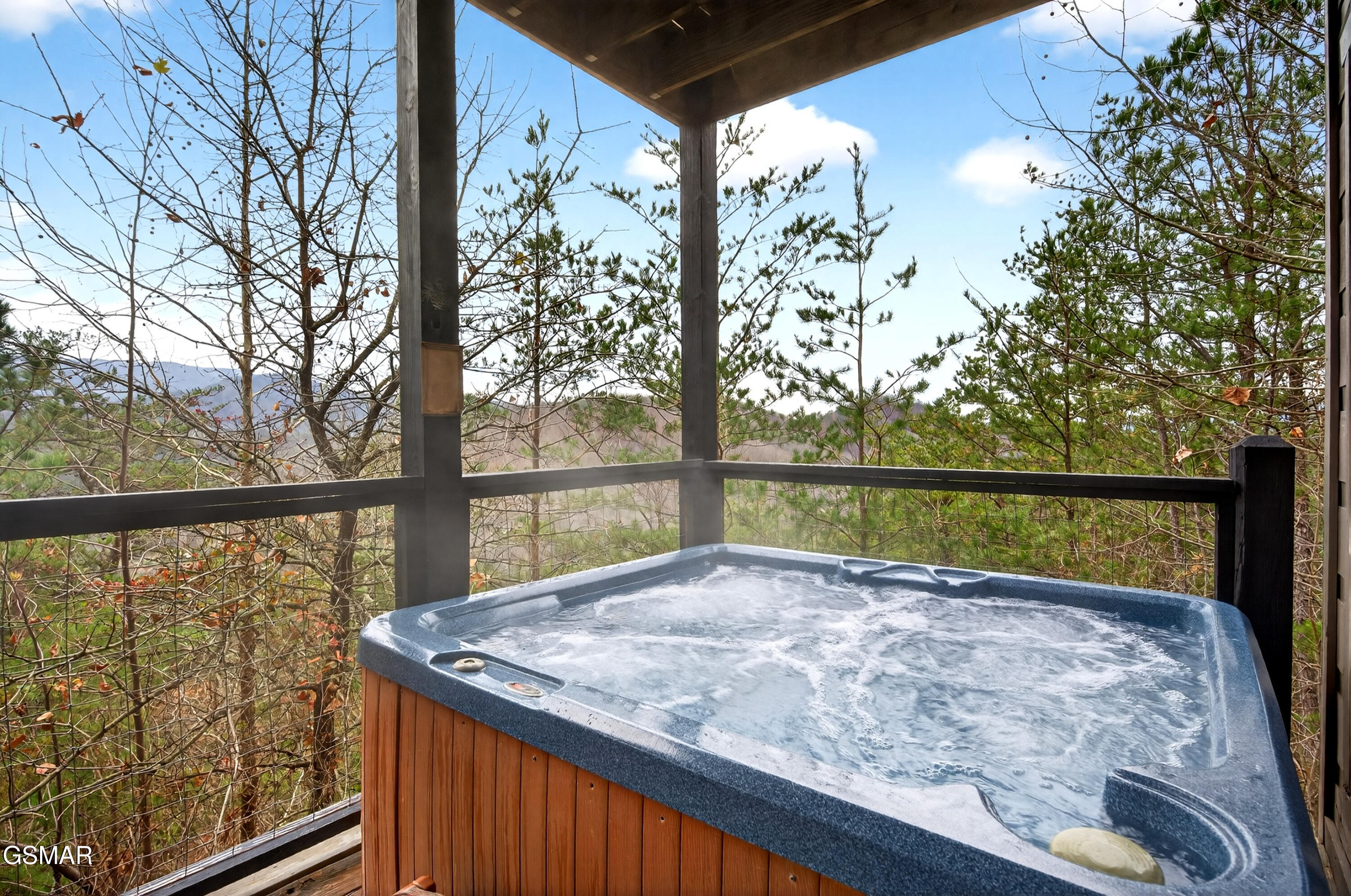 1118 Eagle Pointe Way Pigeon Forge TN 37863