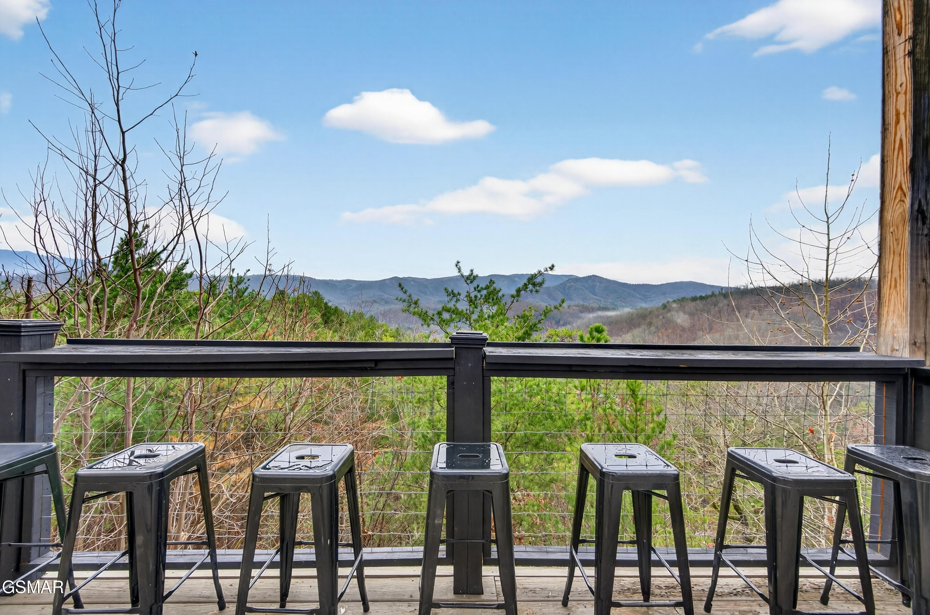 1118 Eagle Pointe Way Pigeon Forge TN 37863