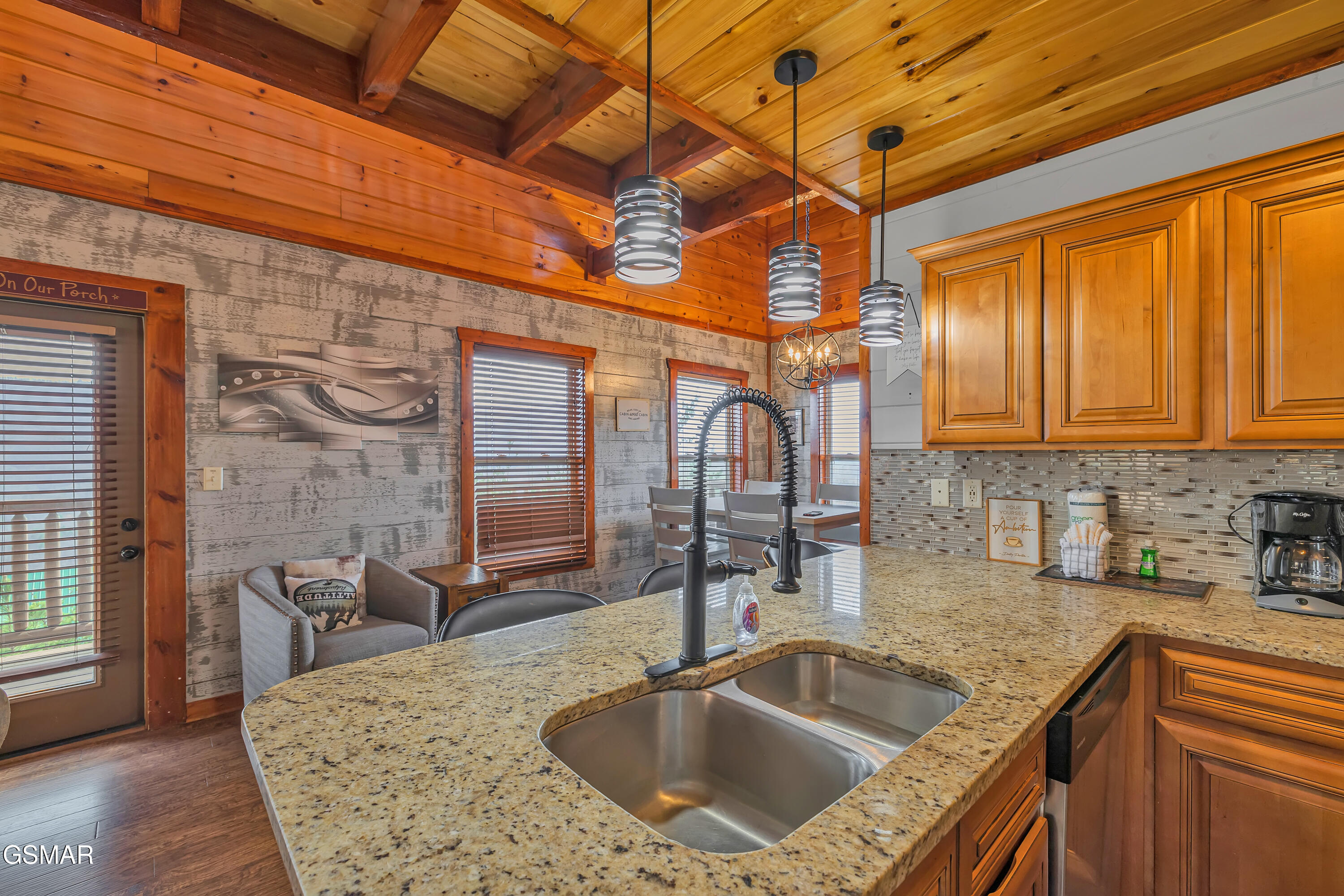 4836 Highland Place Way Pigeon Forge TN 37863
