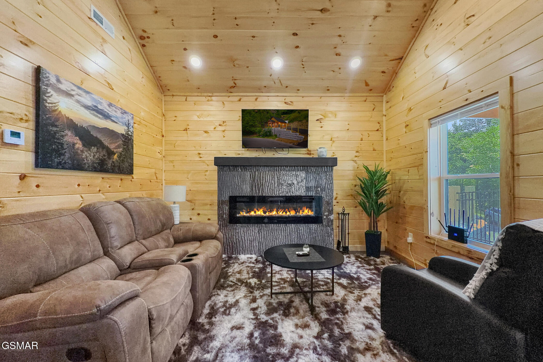 1026 Black Bear Cub Way Sevierville TN 37862