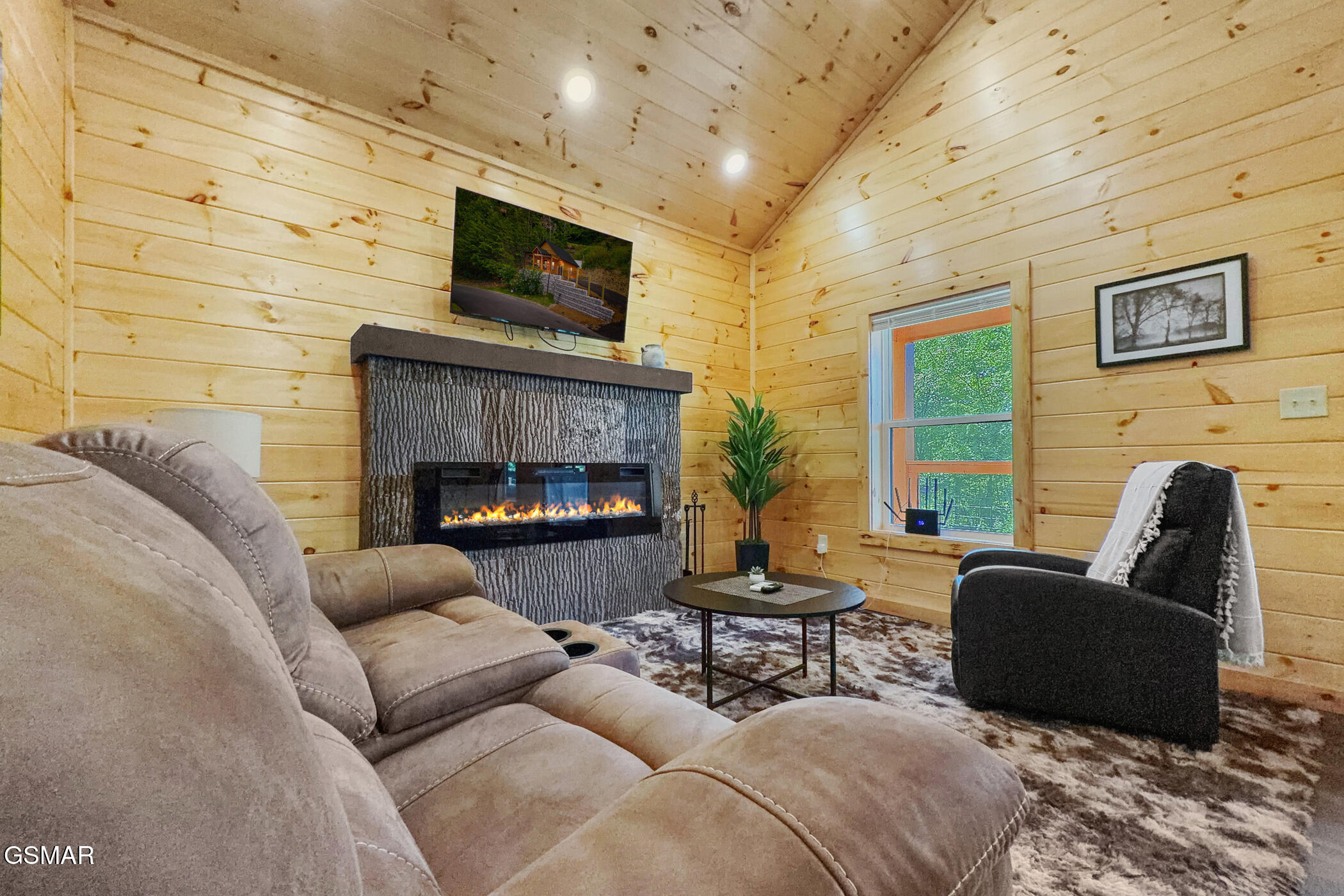 1026 Black Bear Cub Way Sevierville TN 37862