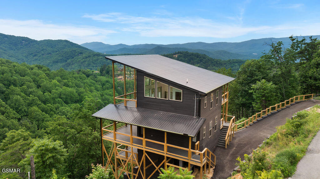 3225 Emerald Springs Loop Sevierville TN 37862