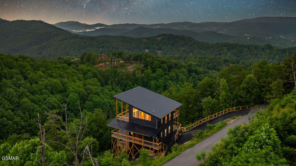 3225 Emerald Springs Loop Sevierville TN 37862