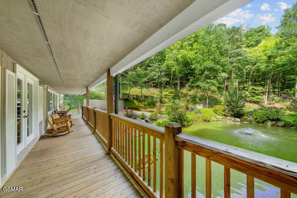3127 Emerald Springs Loop Sevierville TN 37862