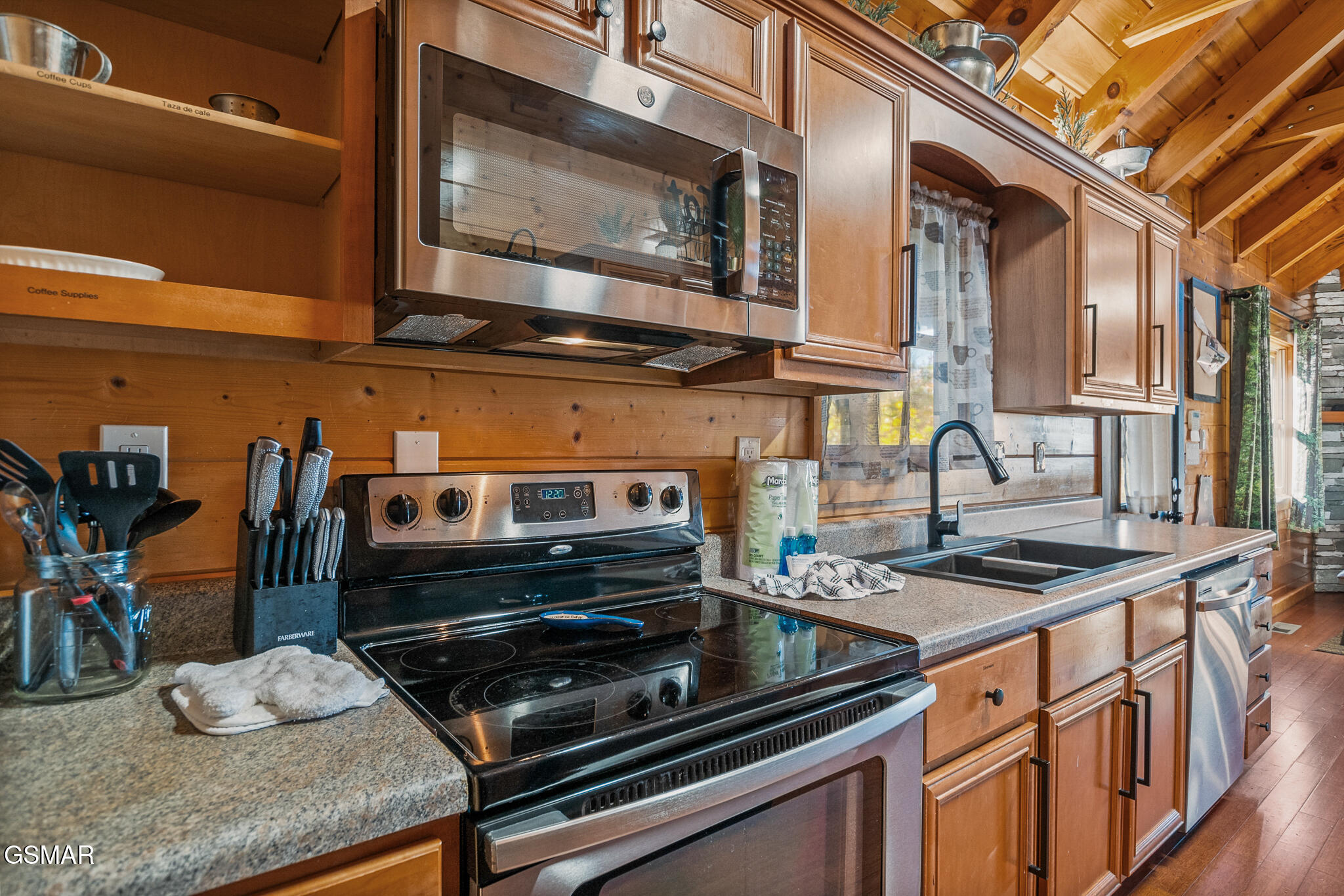 4104 Harvest Moon Road Sevierville TN 37862