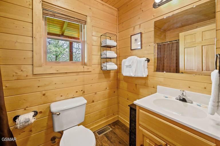 1979 E Mountain View Way Sevierville TN 37862