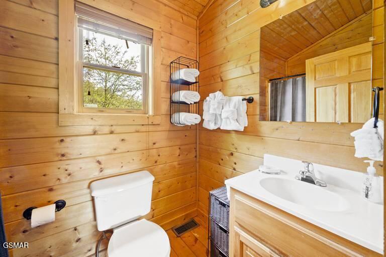 1979 E Mountain View Way Sevierville TN 37862