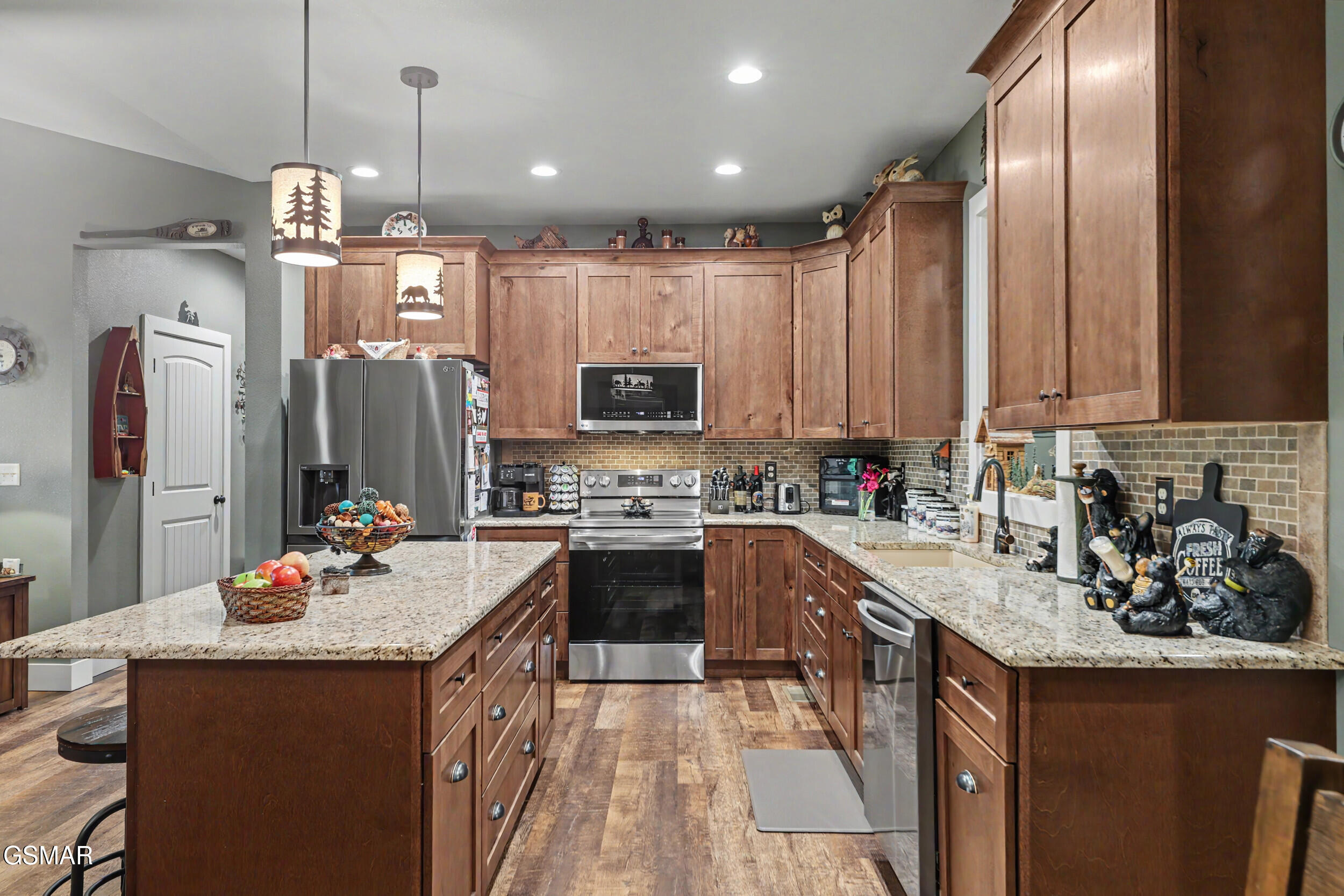 1016 Country Mountain Road Cosby TN 37722