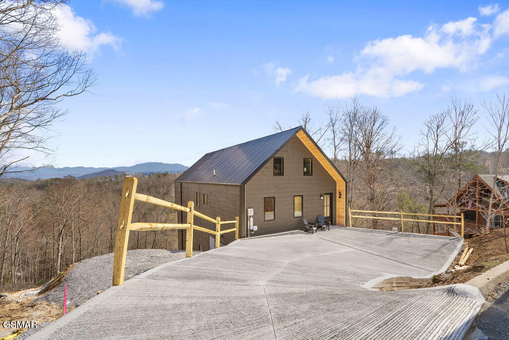 1863 Bluff Ridge Road Sevierville TN 37876