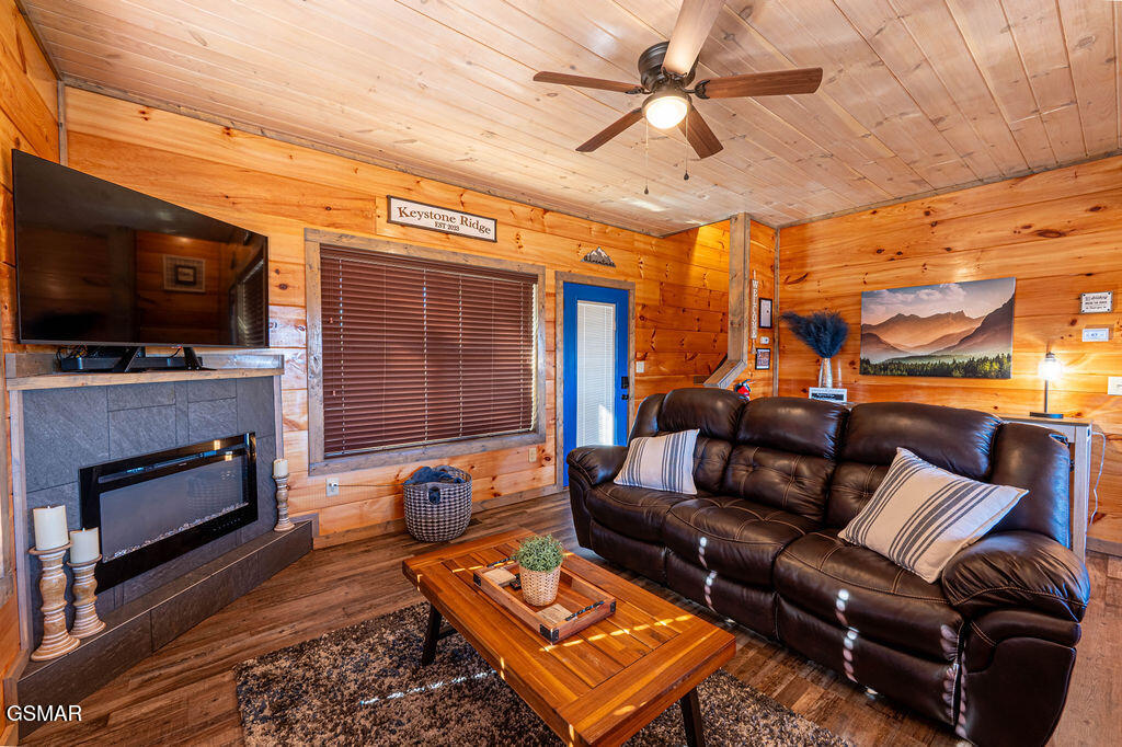 235 Lily Jo Way Sevierville TN 37876