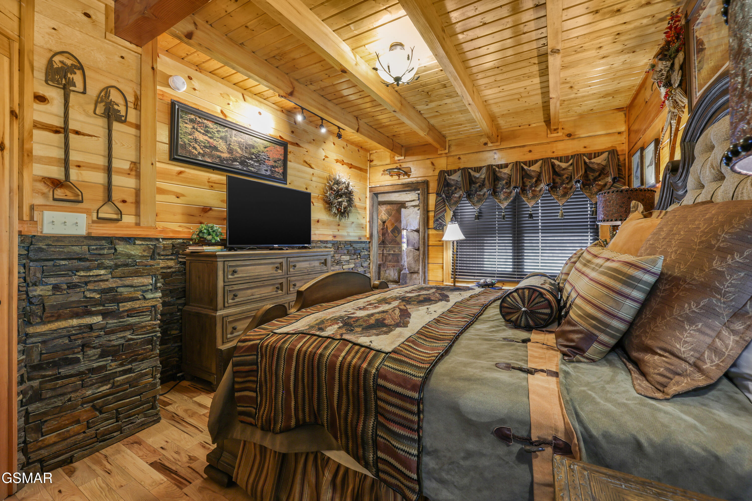 1960 E Mountain Way Sevierville TN 37876