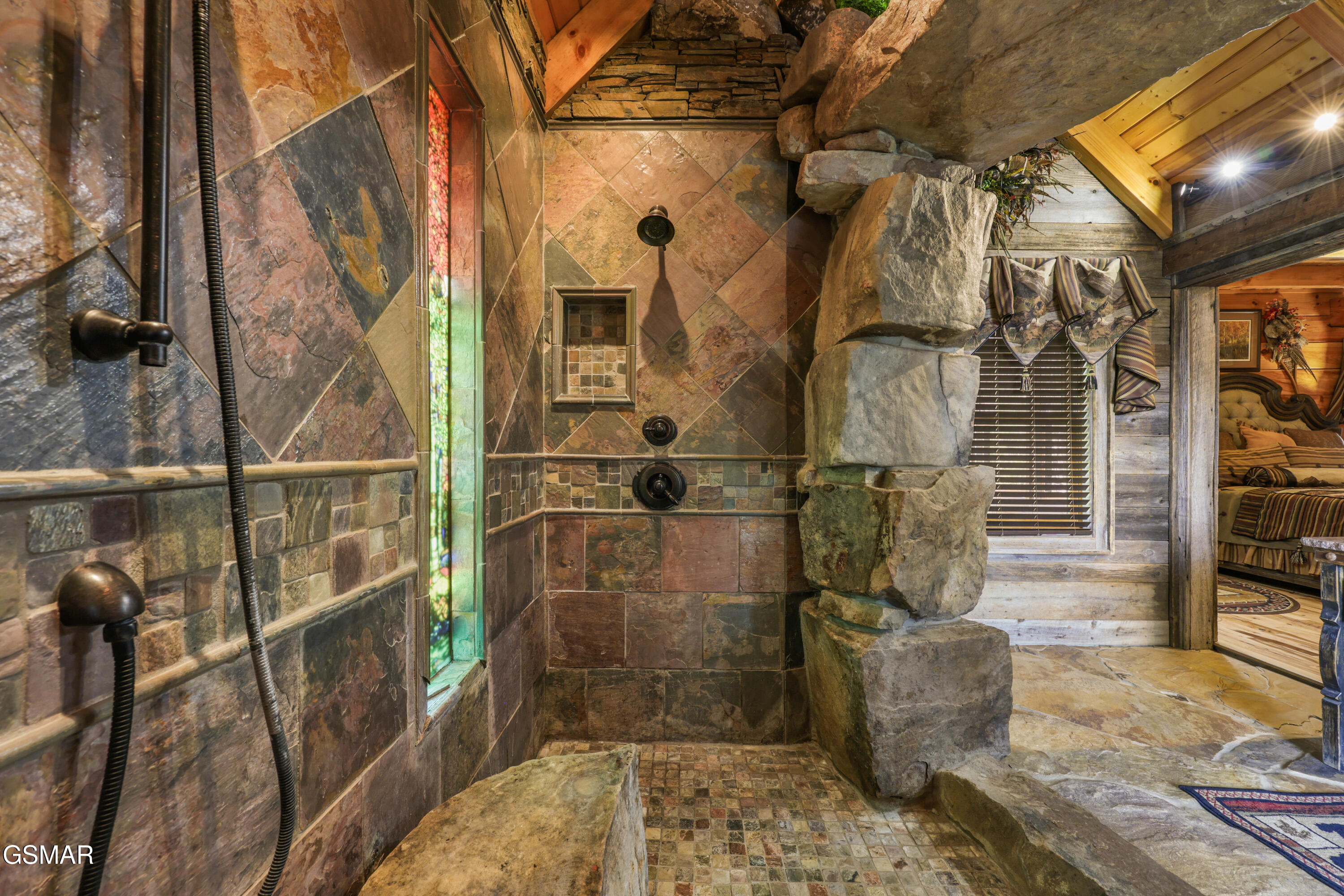 1960 E Mountain Way Sevierville TN 37876