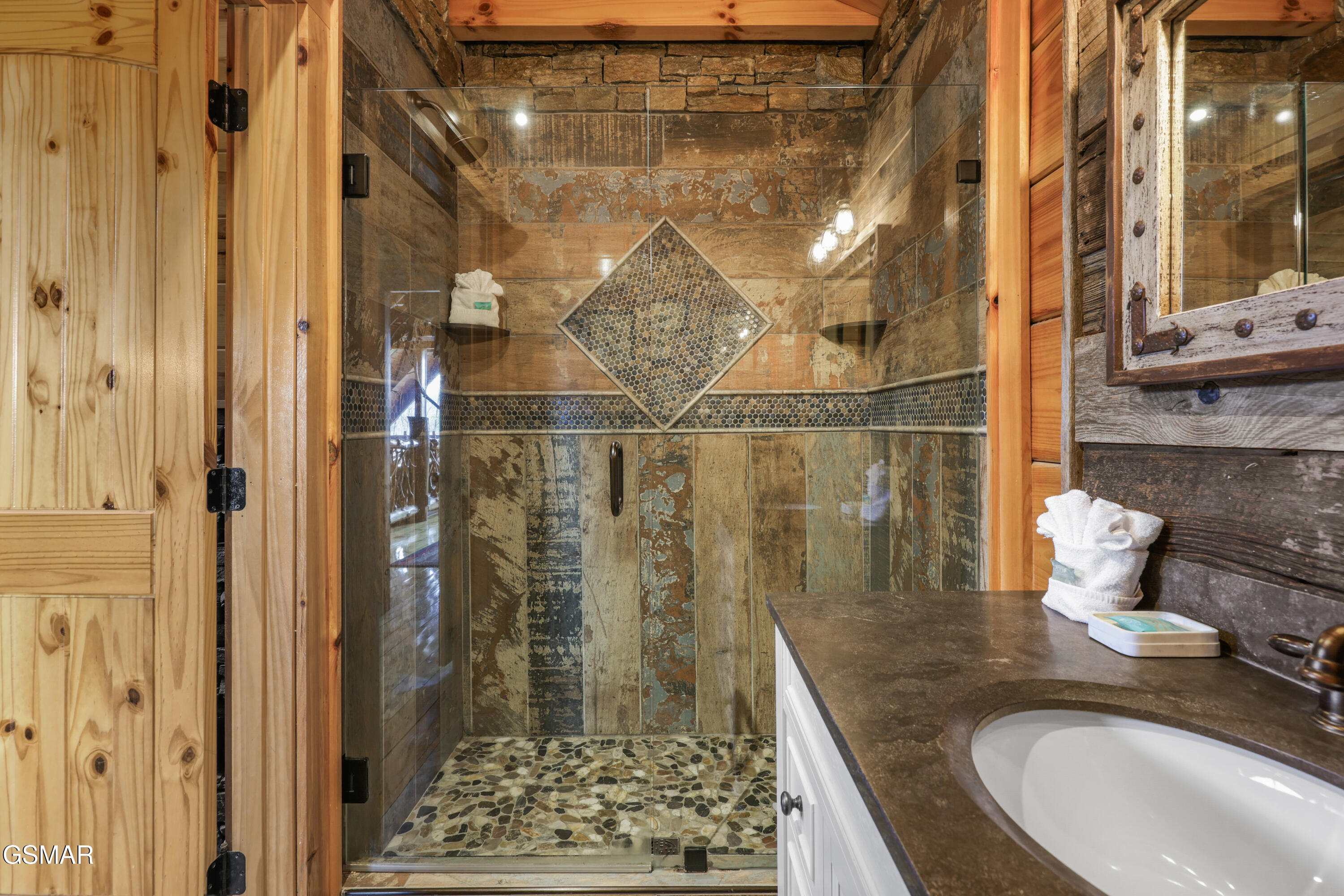 1960 E Mountain Way Sevierville TN 37876