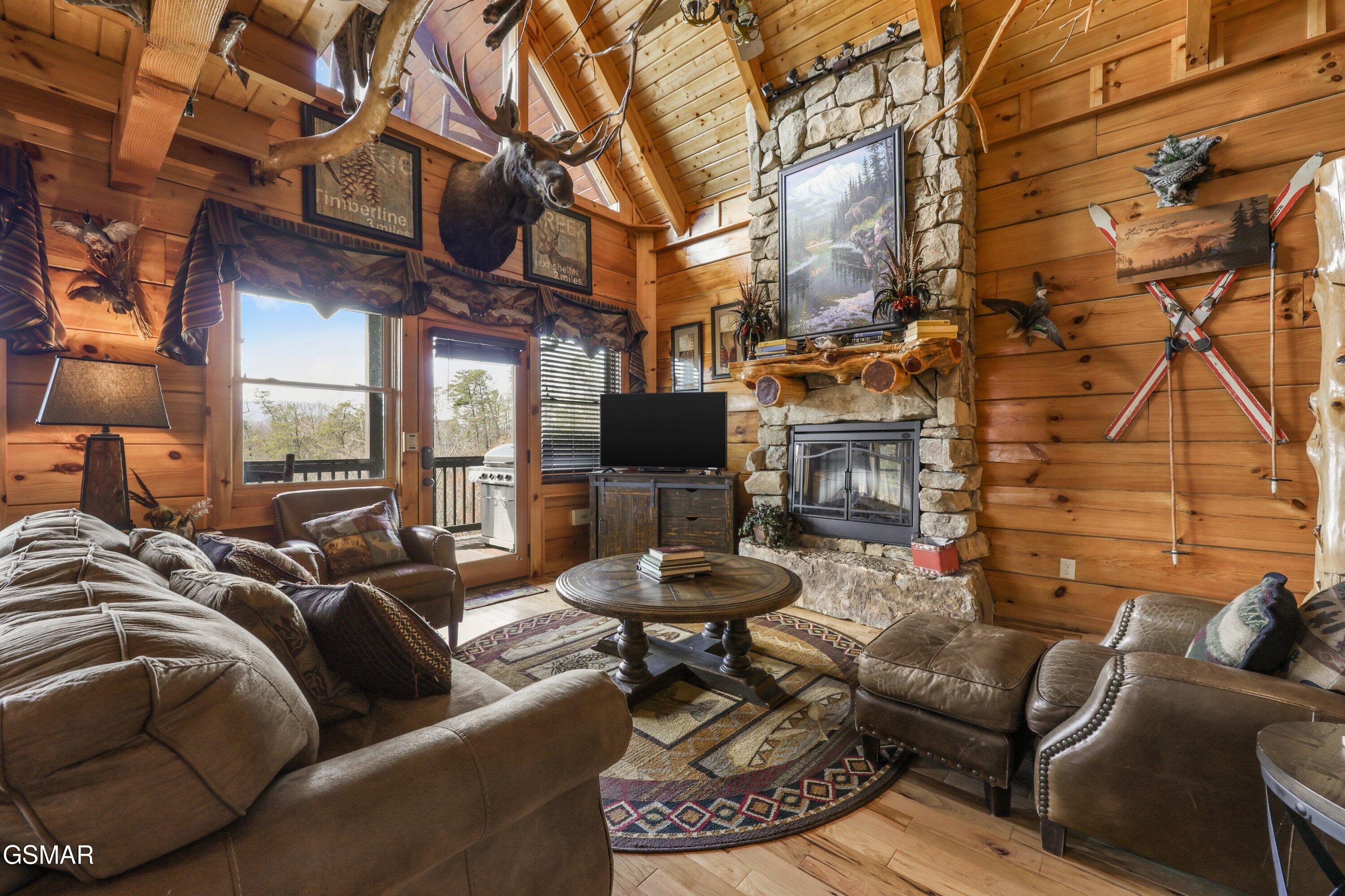 1960 E Mountain Way Sevierville TN 37876