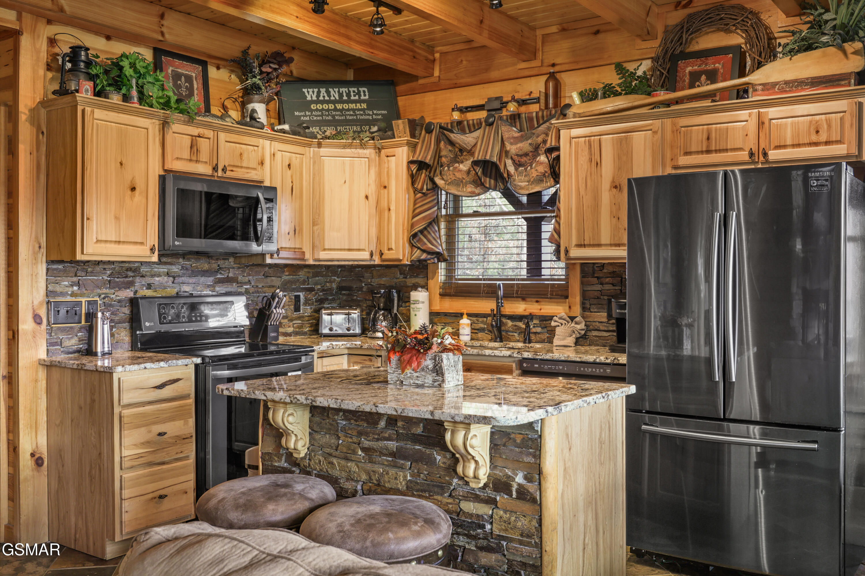 1960 E Mountain Way Sevierville TN 37876