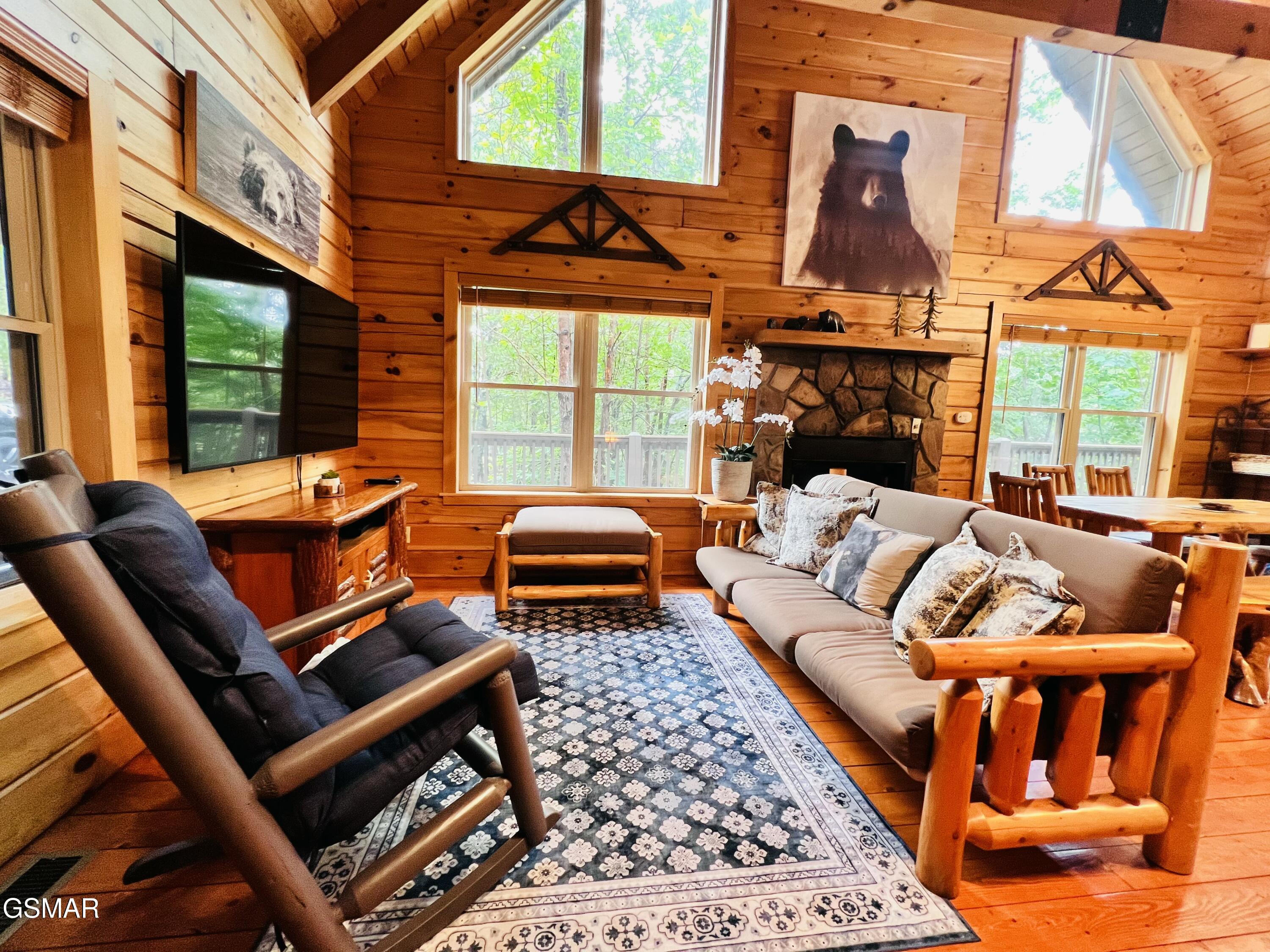 2527 Raccoon Hollow Way Sevierville TN 37862