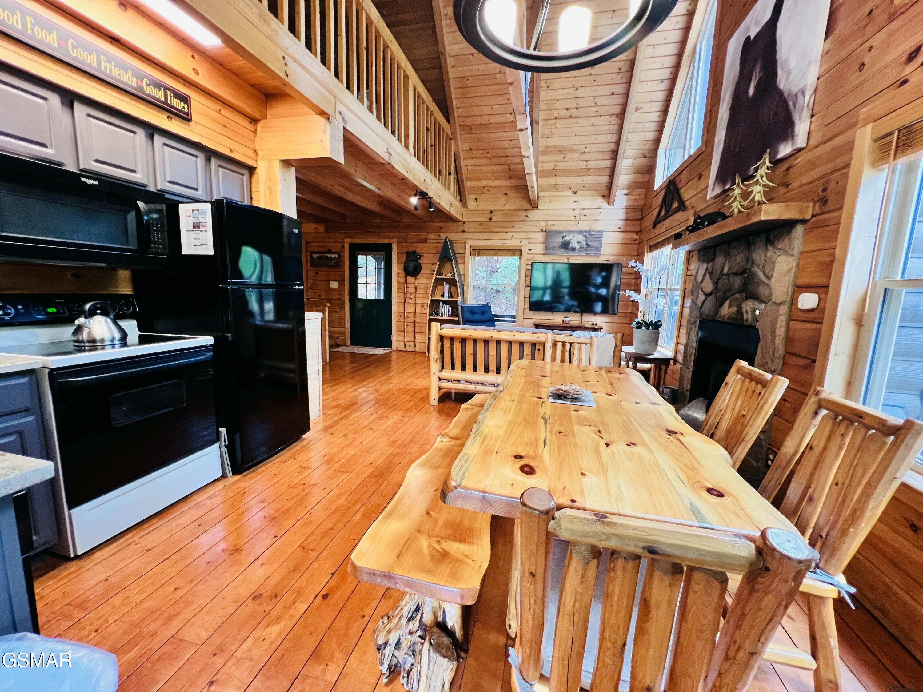 2527 Raccoon Hollow Way Sevierville TN 37862