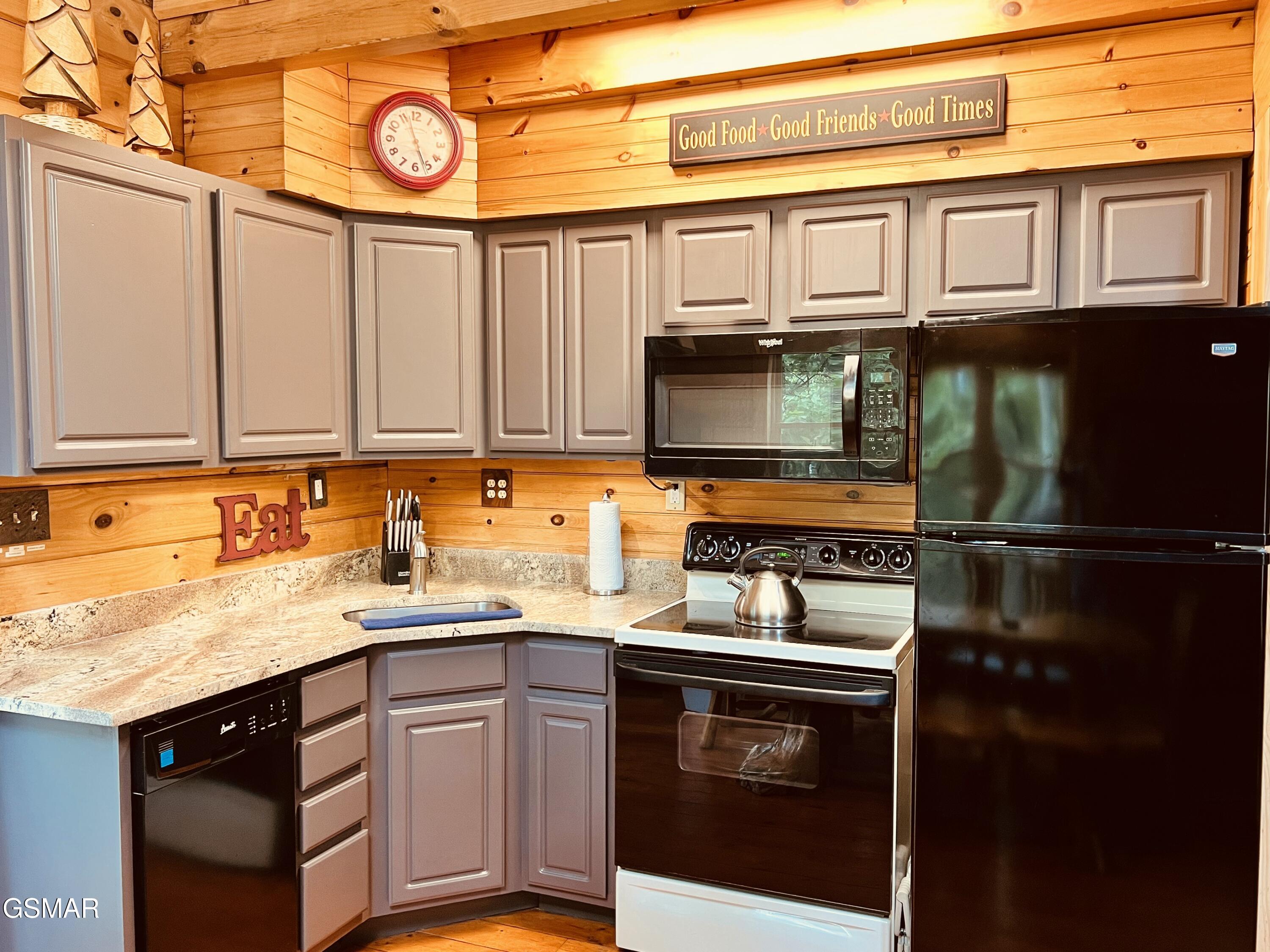 2527 Raccoon Hollow Way Sevierville TN 37862