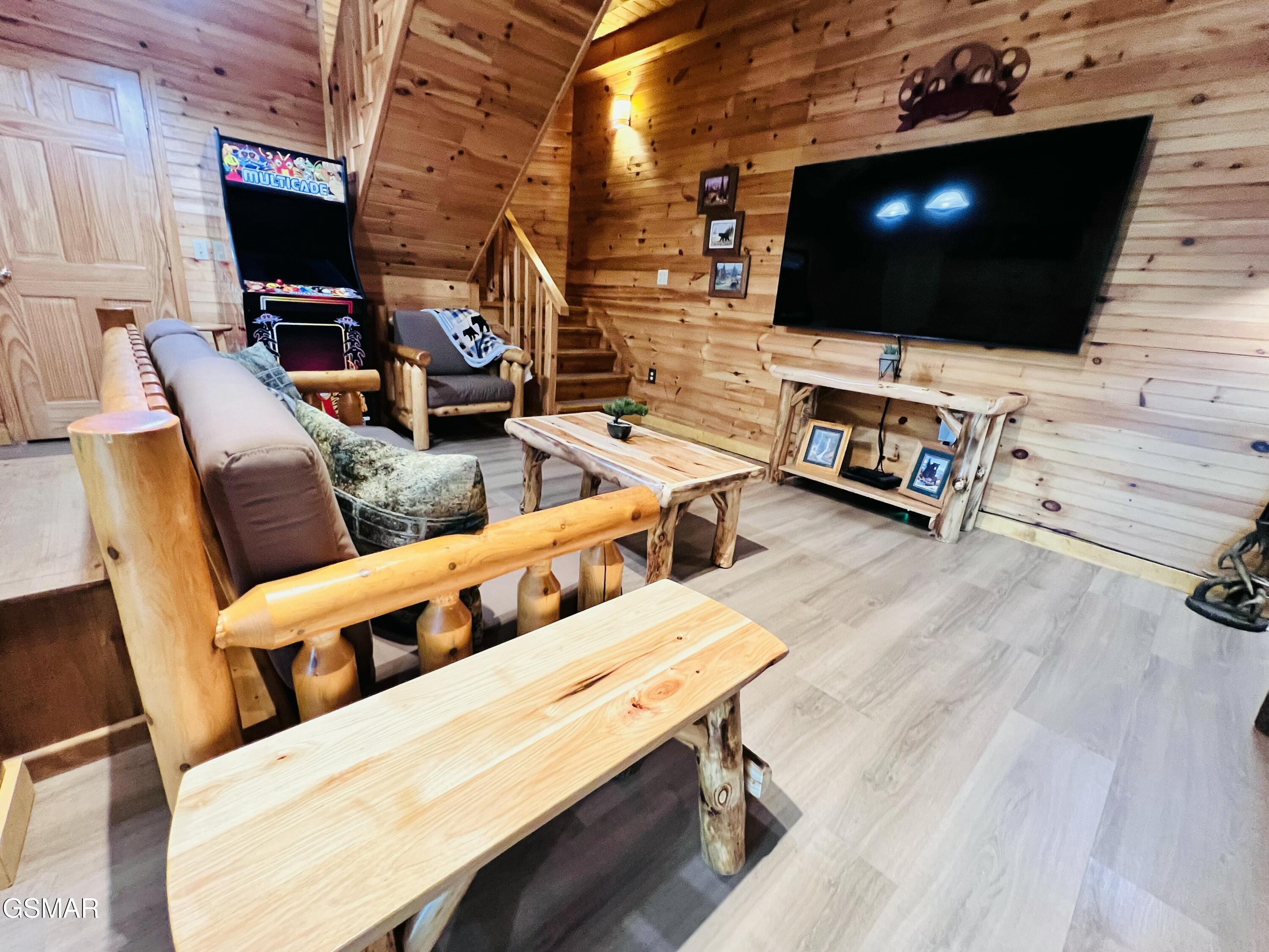 2527 Raccoon Hollow Way Sevierville TN 37862