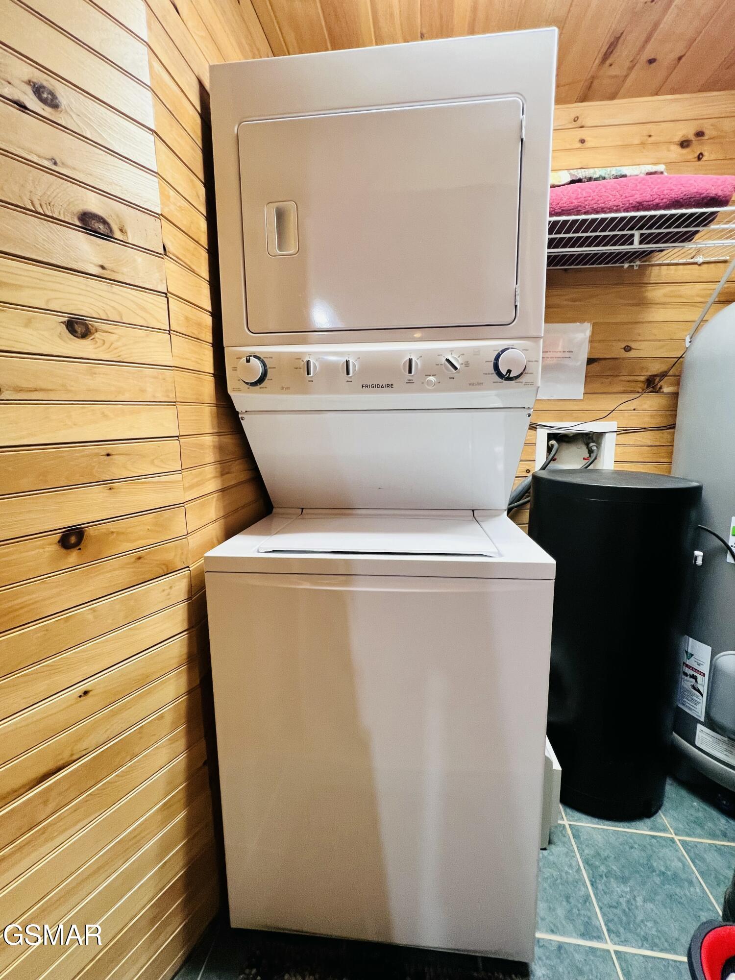 2527 Raccoon Hollow Way Sevierville TN 37862