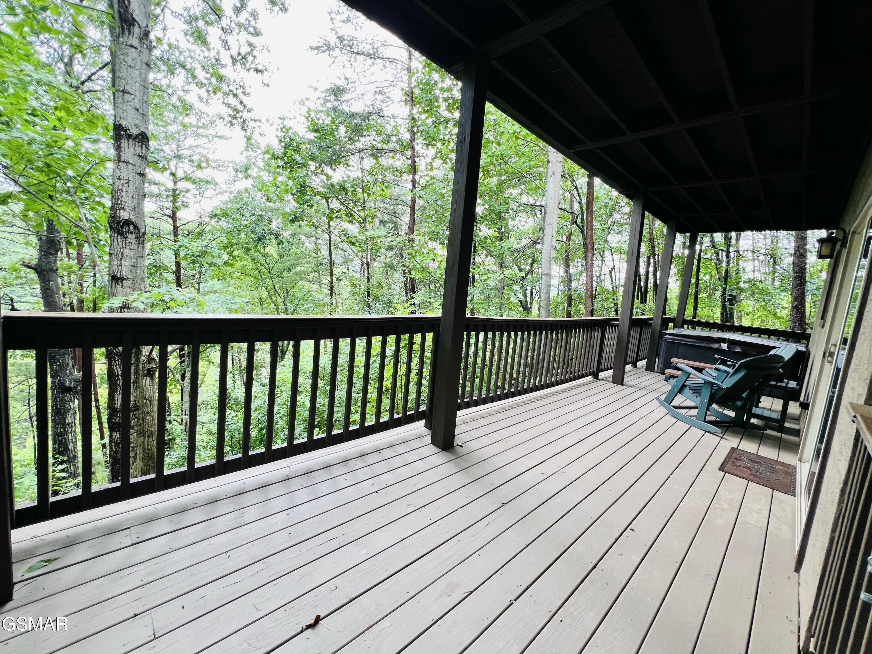 2527 Raccoon Hollow Way Sevierville TN 37862